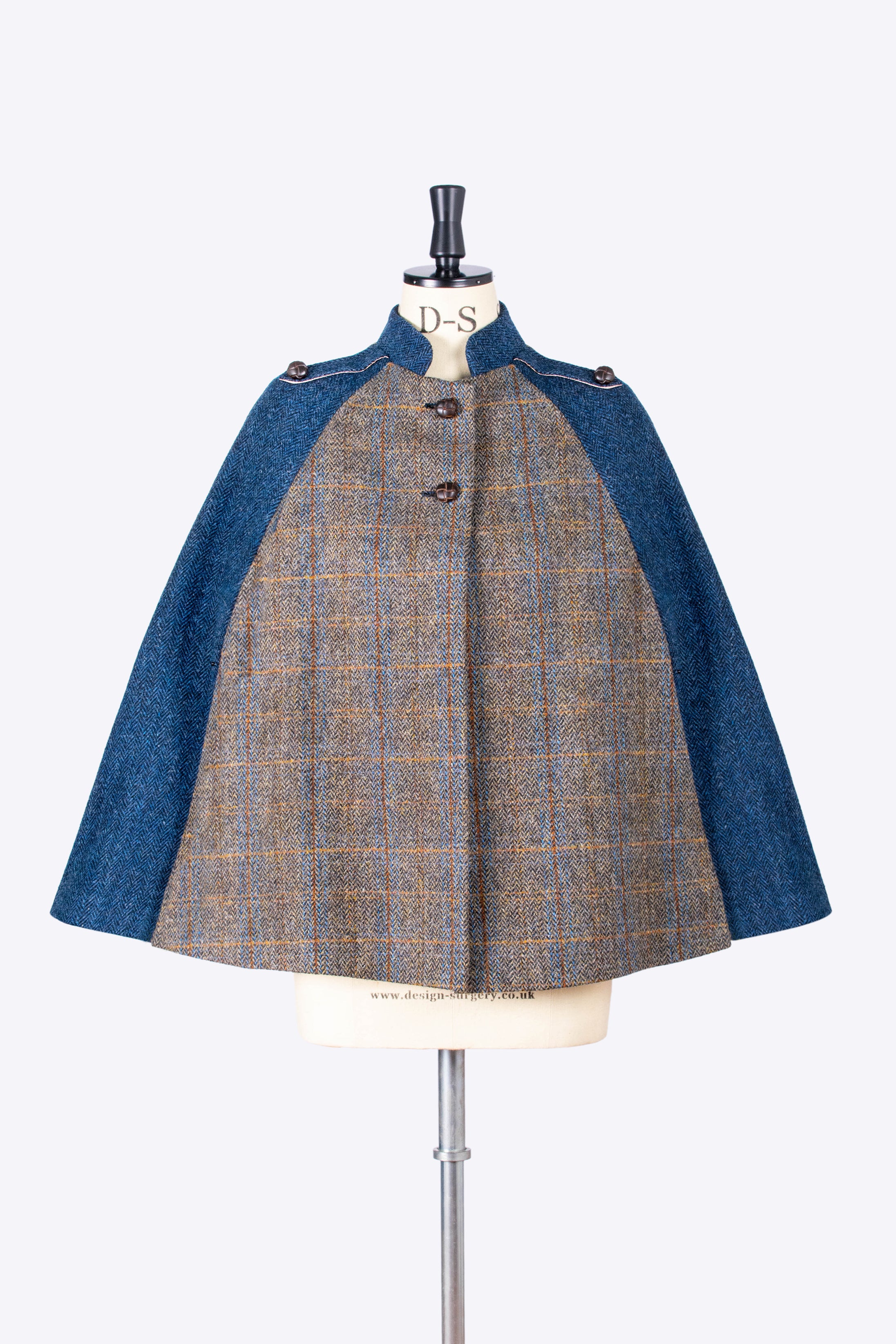 Stylish Short Cape for Women - Sage Green & Navy Blue - Perfect for Fall Fashion, Outdoor Events & Casual Wear