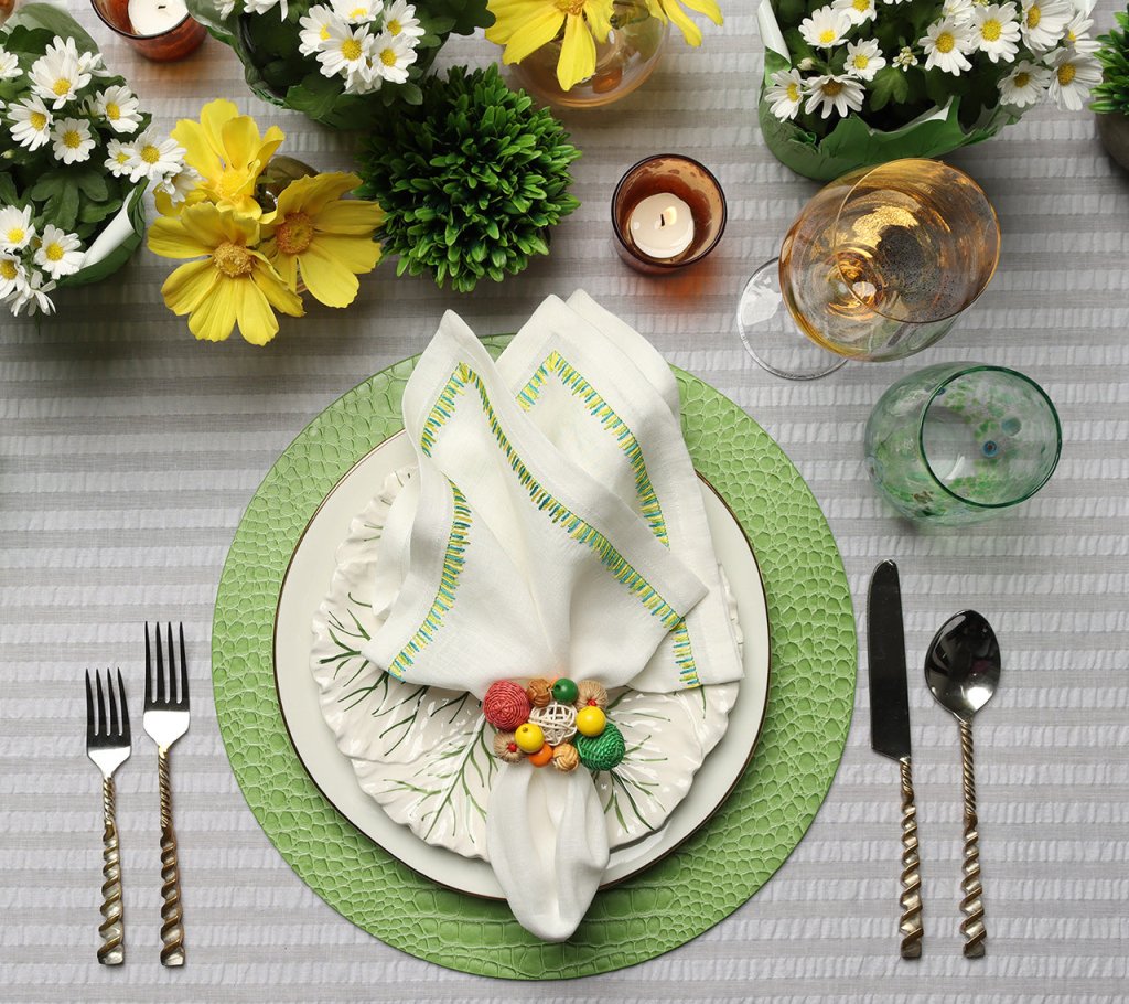 Vibrant Crocodile Print Placemats Set of 4 - Waterproof & Heat Resistant Dining Table Mats for Everyday Use, Dinner Parties & Home Decor
