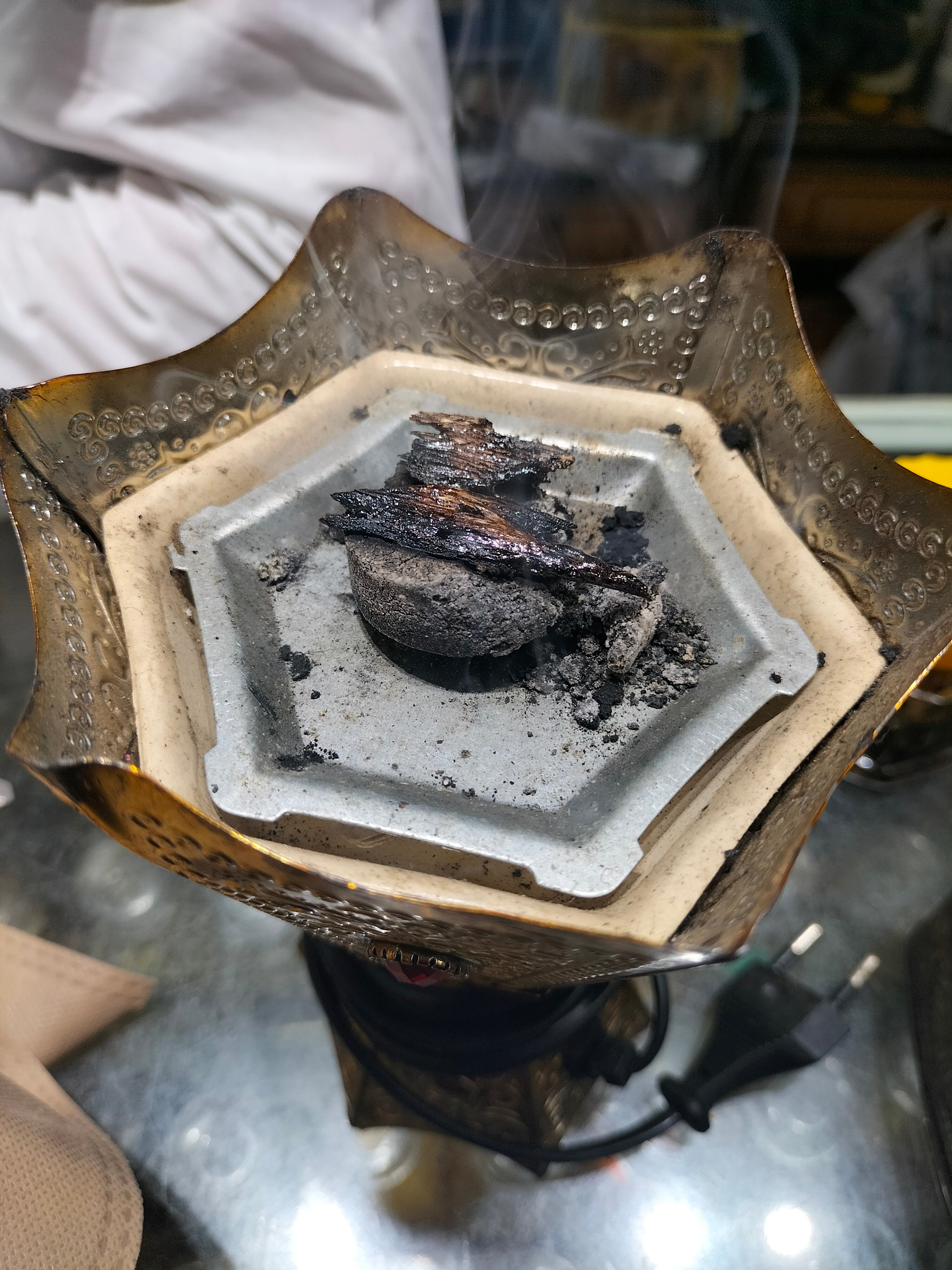 Premium Grade A+++ Wild Agarwood Chips - 100% Natural Aloeswood Incense from Quang Nam, Vietnam (500g) | Luxury Aromatherapy, Meditation & Spiritual Ceremonies