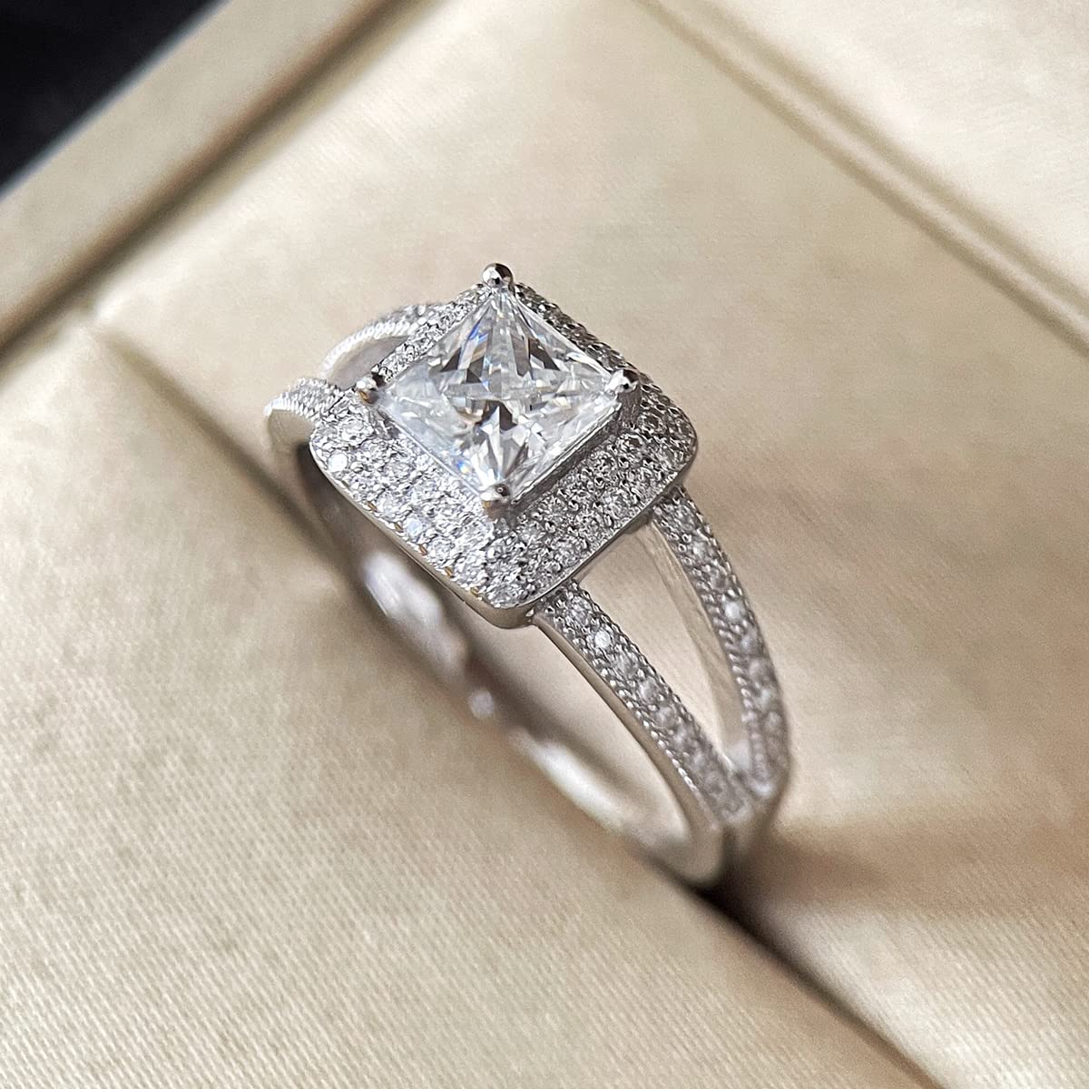 1.5 Carat Princess Cut Moissanite Engagement Ring for Women - Platinum Plated Sterling Silver Wedding Band, Size 6-9 | Elegant Alternative to Diamond Rings for Proposals, Anniversaries & Special Occasions