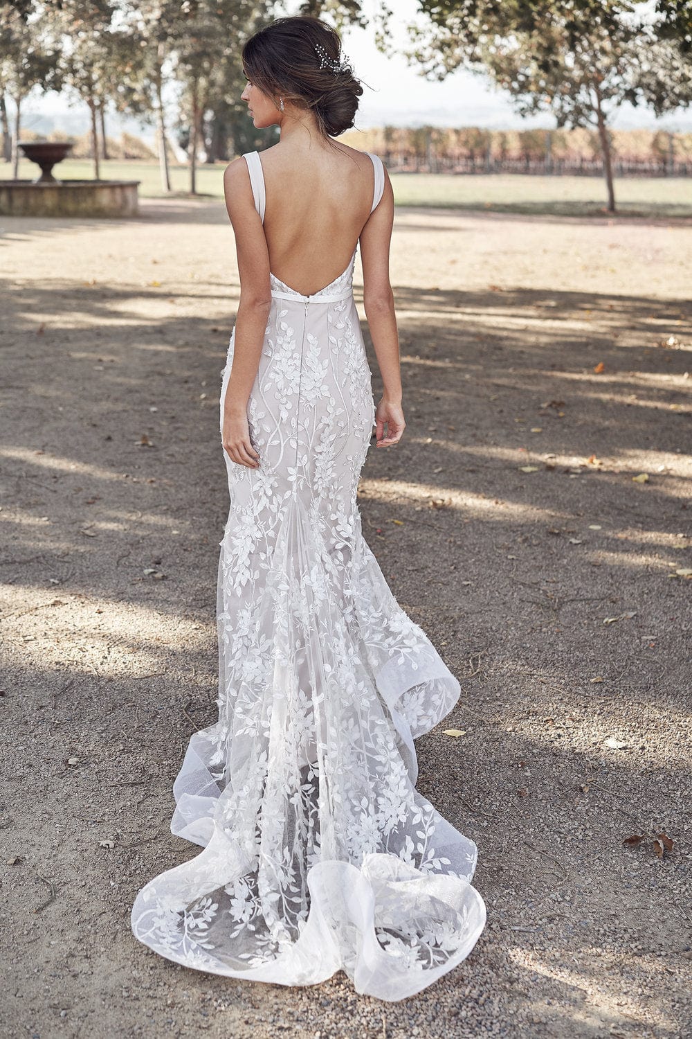 Anna Campbell Willow Trumpet Dress - Size Large - Elegant Formal Gown for Weddings, Galas & Special Occasions