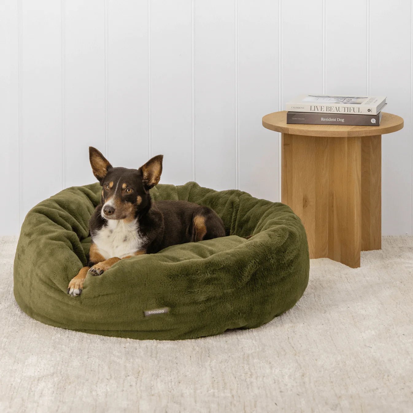 Premium Plush Fur Dog Bed - Ultra Soft & Comfortable Pet Bed for Small to Large Dogs - Cozy Cuddler Bed with Leaf Design - Perfect for Indoor Use, Crate, or Kennel
