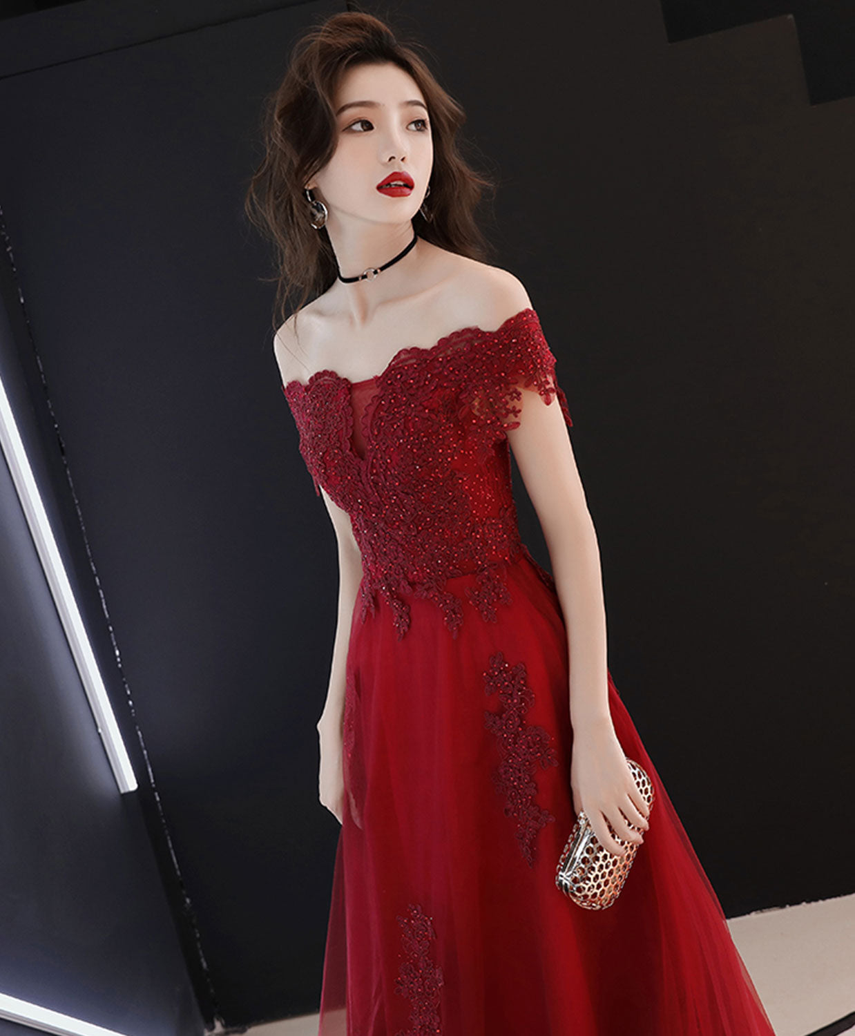 Elegant Burgundy Tulle Off-Shoulder Lace Tea-Length Prom Dress for Evening Gala | Formal Dance, Homecoming, Wedding Guest Outfit