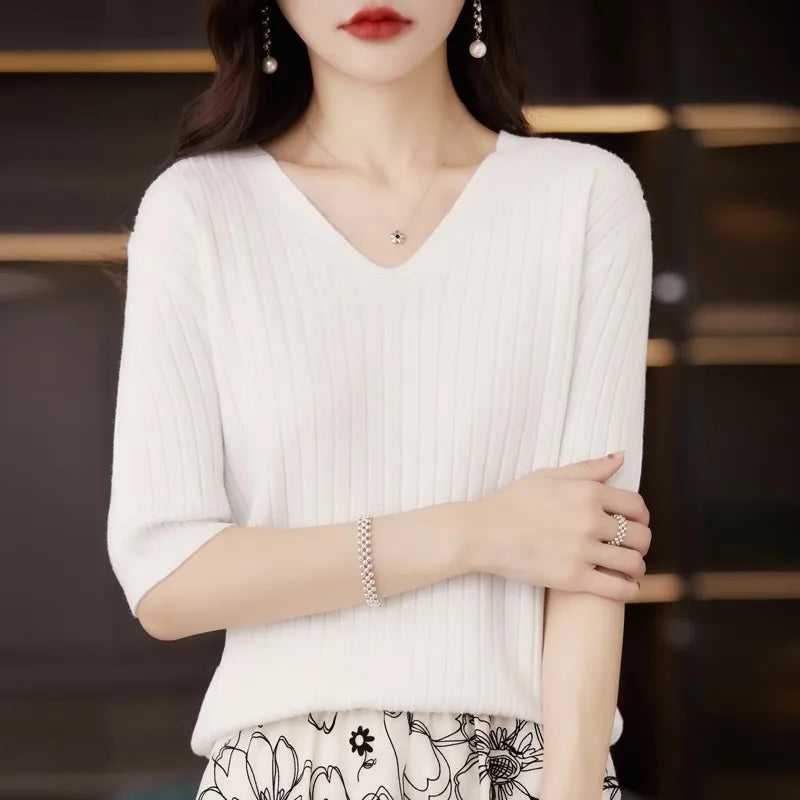 Women's Short Sleeve V-Neck Knit Casual Sweater - Soft Comfortable Pullover for Everyday Wear, Office & Weekend Outfits