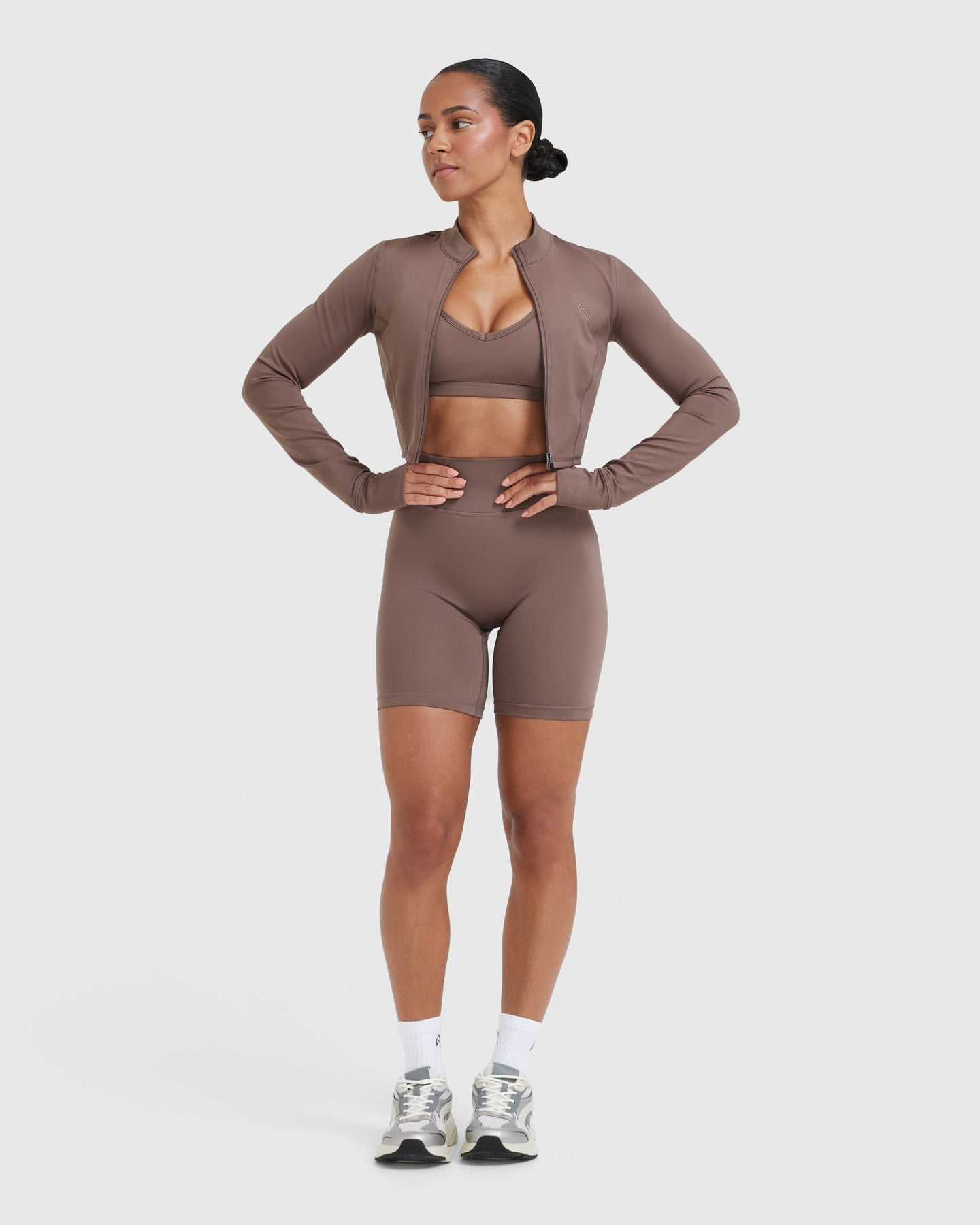 Timeless Crop Jacket for Women - Cool Brown Leather Jacket | Stylish Outerwear for Fall & Winter | Perfect for Casual Outfits, Date Nights & Office Wear