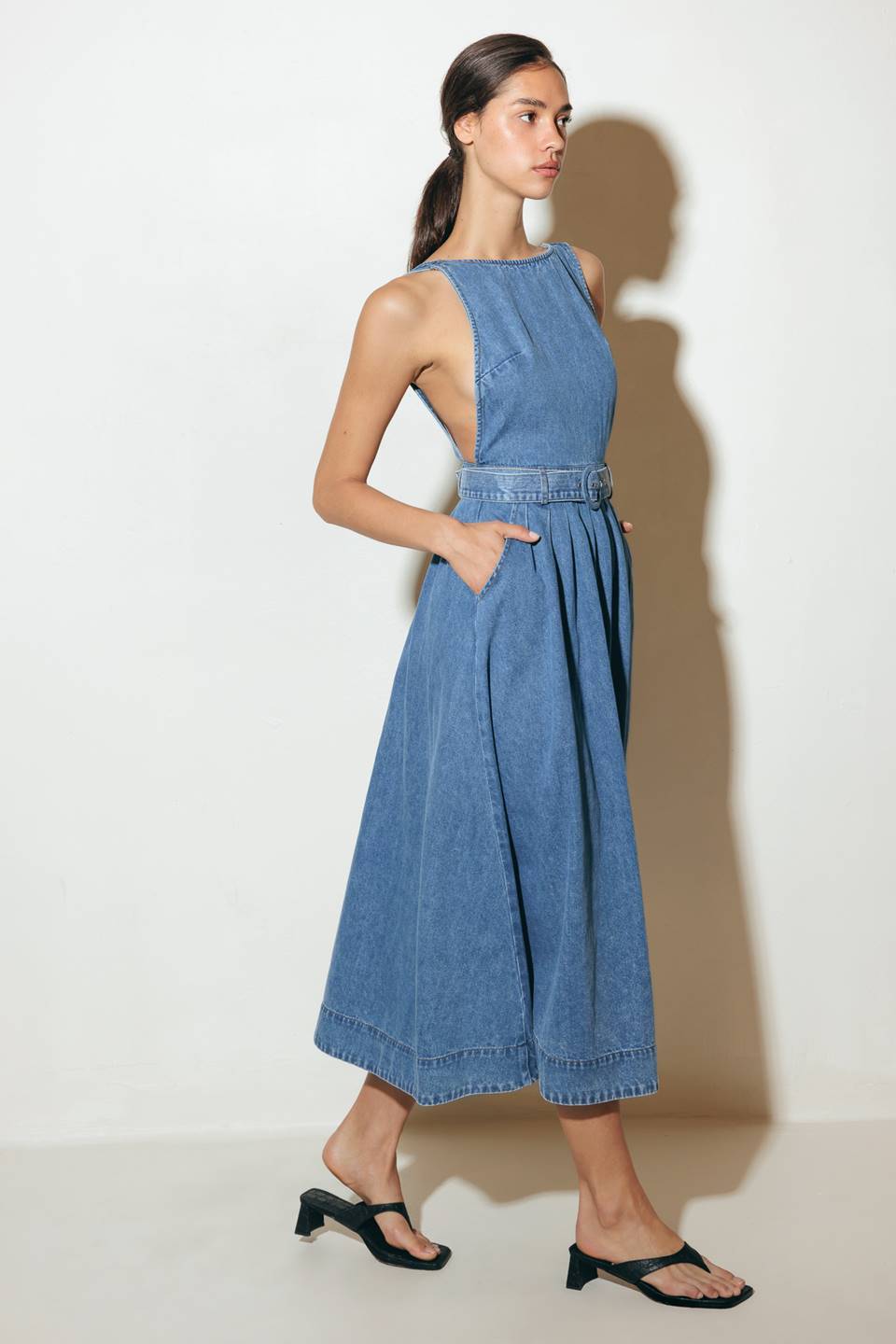 Effortless Edge Open Back Denim Midi Dress - Stylish & Comfortable for Casual Outings, Date Nights & Summer Events