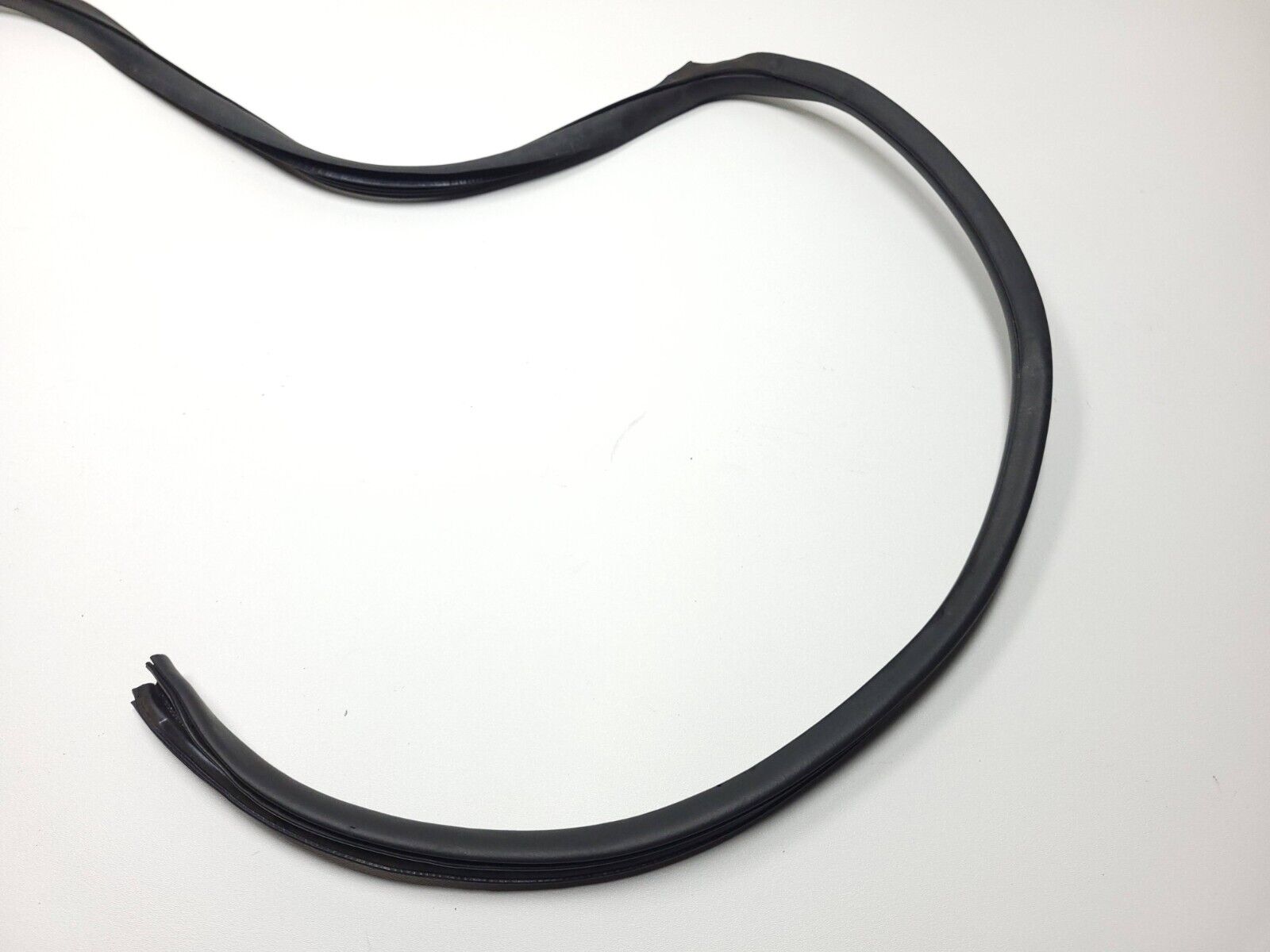 04-08 Nissan Maxima Front Left Driver Side Door Weatherstrip Seal - OEM Replacement Part for Improved Weather Protection & Noise Reduction - Perfect for Extreme Climate Conditions & Daily Commuting