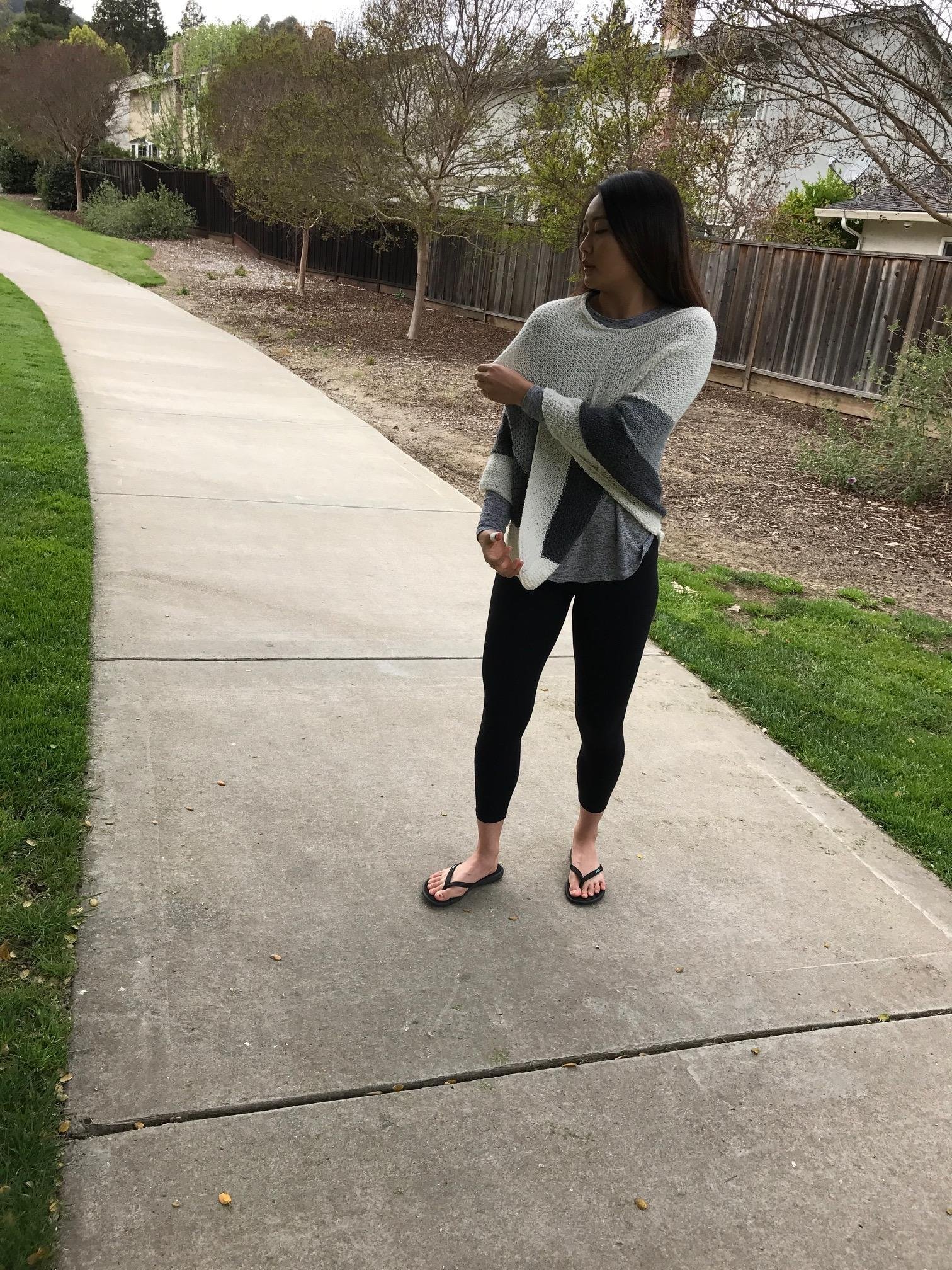 Cozy Women's Knit Poncho - Soft & Stylish Fall Winter Wrap - Perfect for Layering, Outdoor Activities & Casual Wear