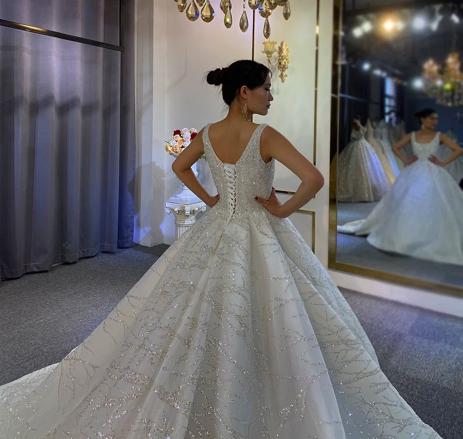 Elegant Sleeveless Ball Gown Wedding Dress with Lace Beading & Straps - Perfect for Bridal, Prom, Evening Gala & Formal Occasions