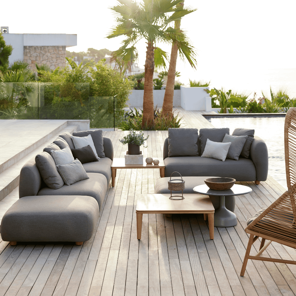 Premium Outdoor Coffee Table - Weather-Resistant & Durable Patio Furniture for Garden, Deck, Poolside - Perfect for Relaxing & Entertaining Outdoors