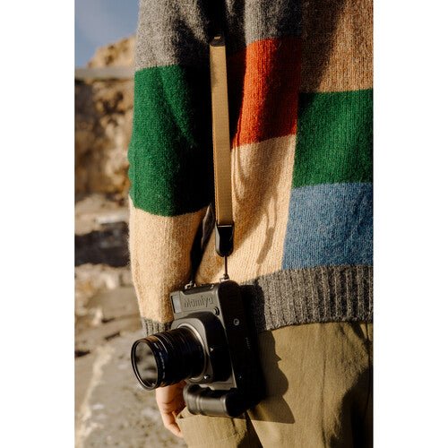 Peak Design Leash (Coyote) - Premium Camera Strap for DSLR & Mirrorless Cameras - Secure & Comfortable for Travel & Outdoor Photography