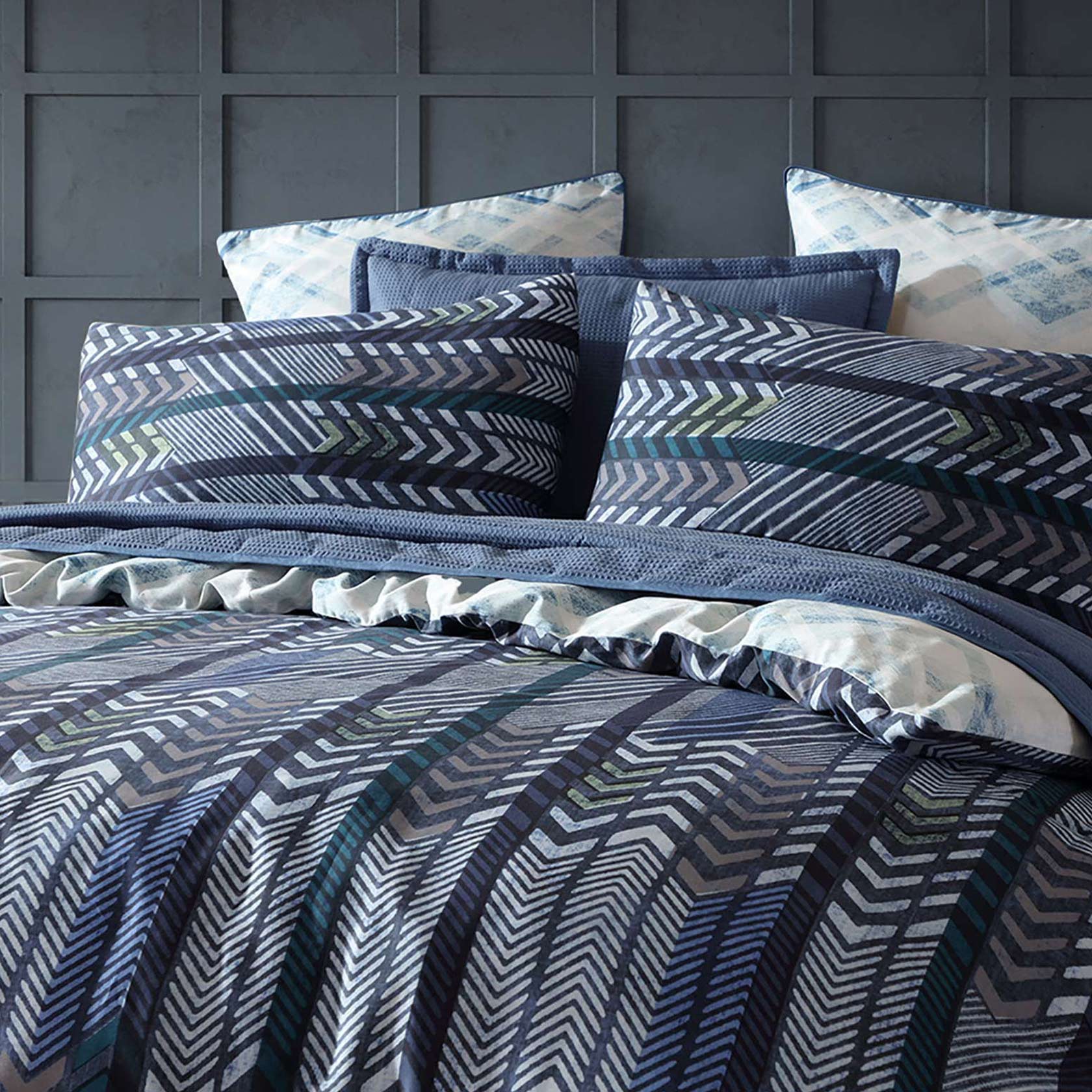 Premium Men's Quilt Cover Set - Soft & Stylish Bedding by Logan and Mason - Perfect for Master Bedroom, Guest Room & Dorm Decor