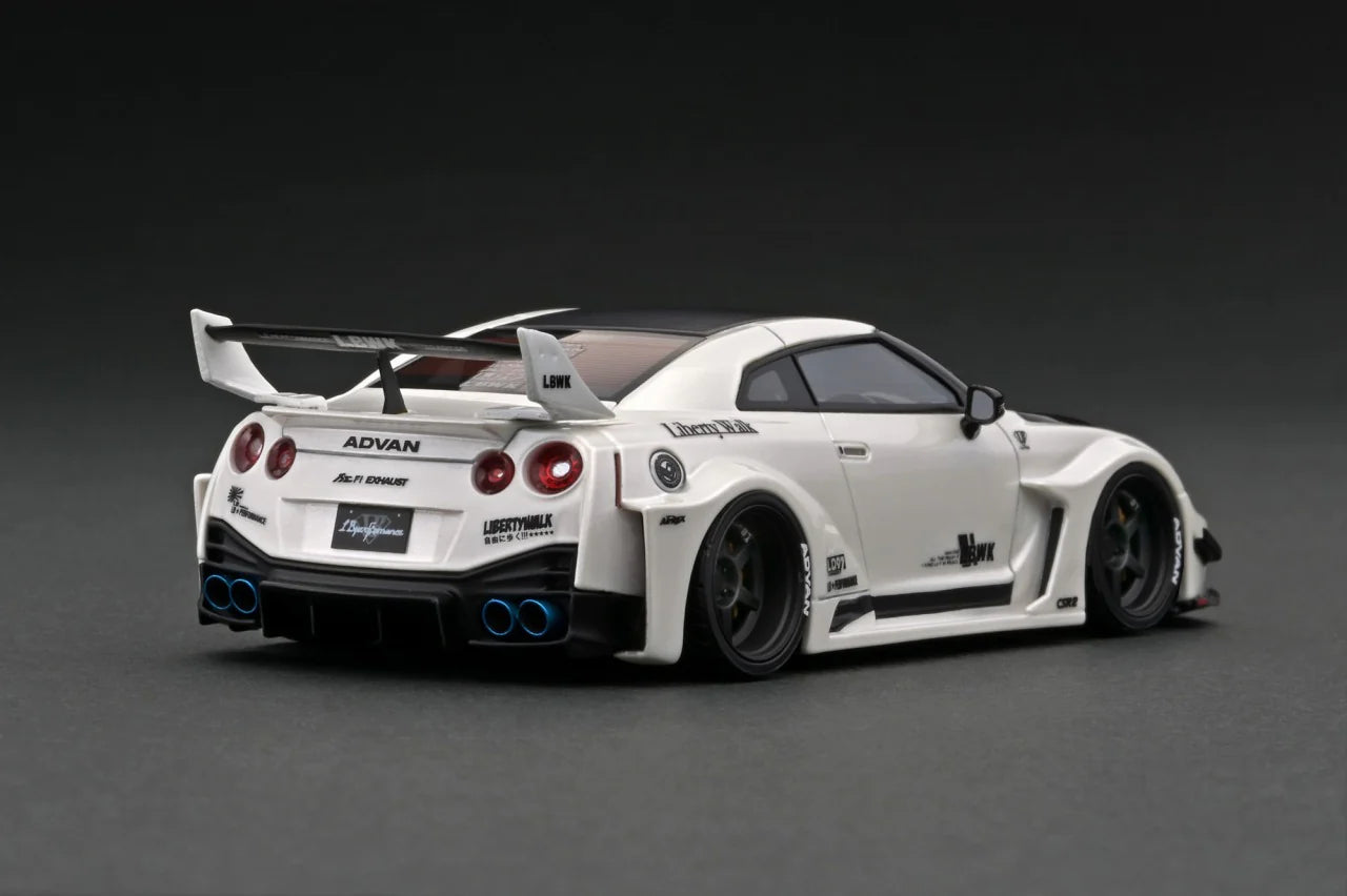 1:43 Scale Nissan GT-R (R35) LB Works 35GT RR Diecast Model Car - White - Collectible Racing Car for Display & Gifts - Perfect for Car Enthusiasts & Model Collectors