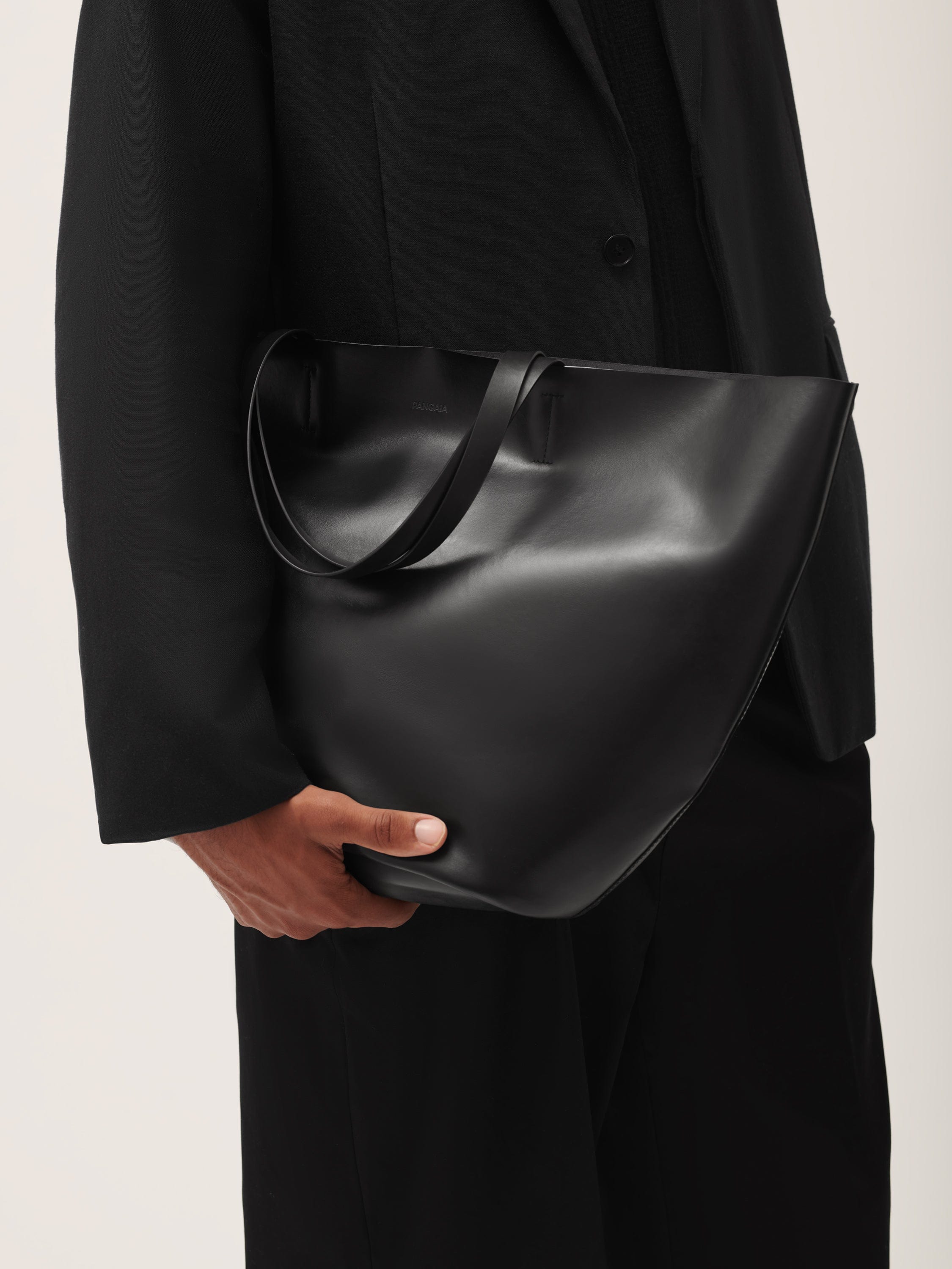 GAIA Black Crossbody Bag for Women - Stylish & Lightweight Purse for Everyday Use, Travel, and Work
