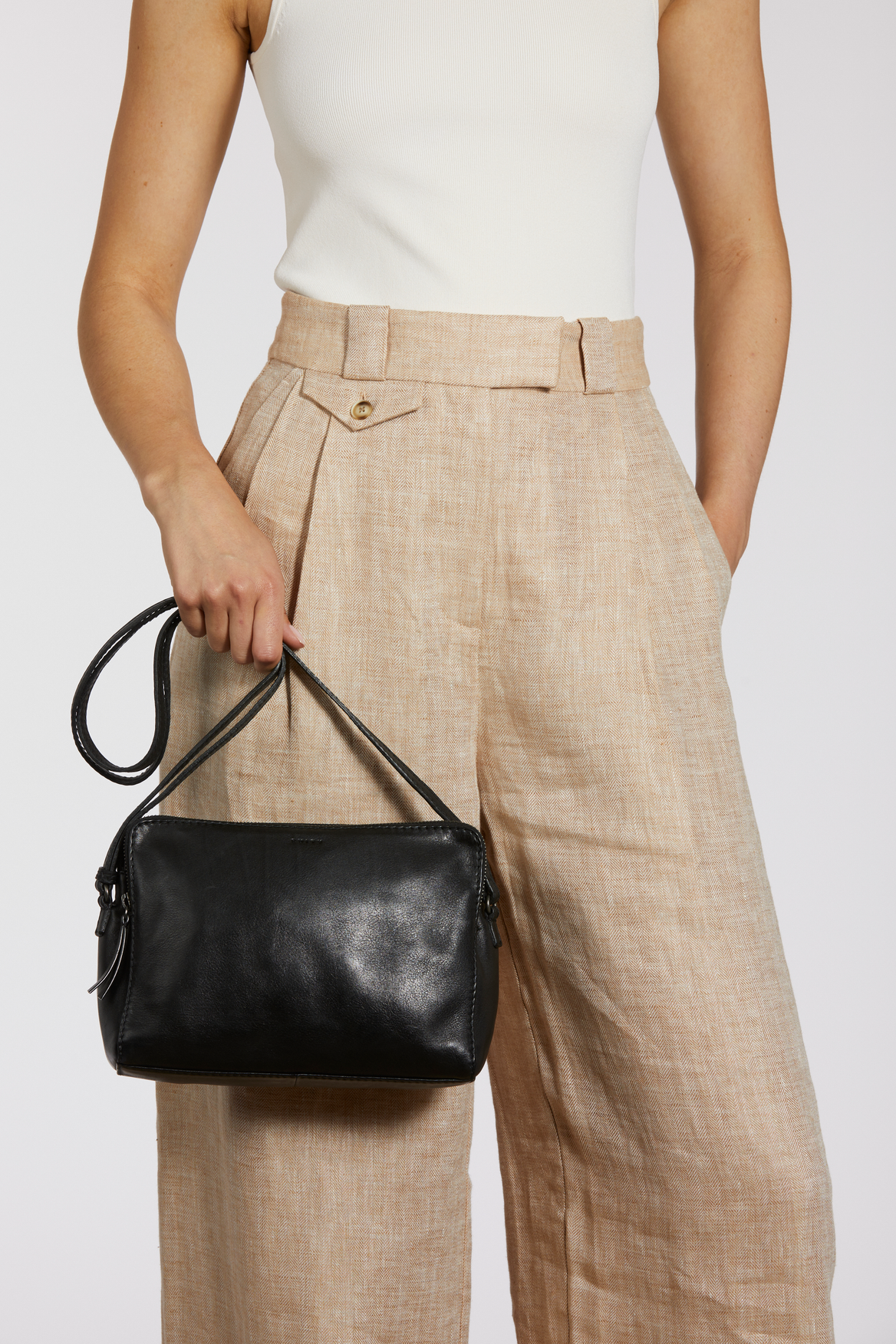 Stylish Maya Leather Crossbody Bag for Women - Genuine Leather Purse with Adjustable Strap - Perfect for Travel, Shopping & Everyday Use