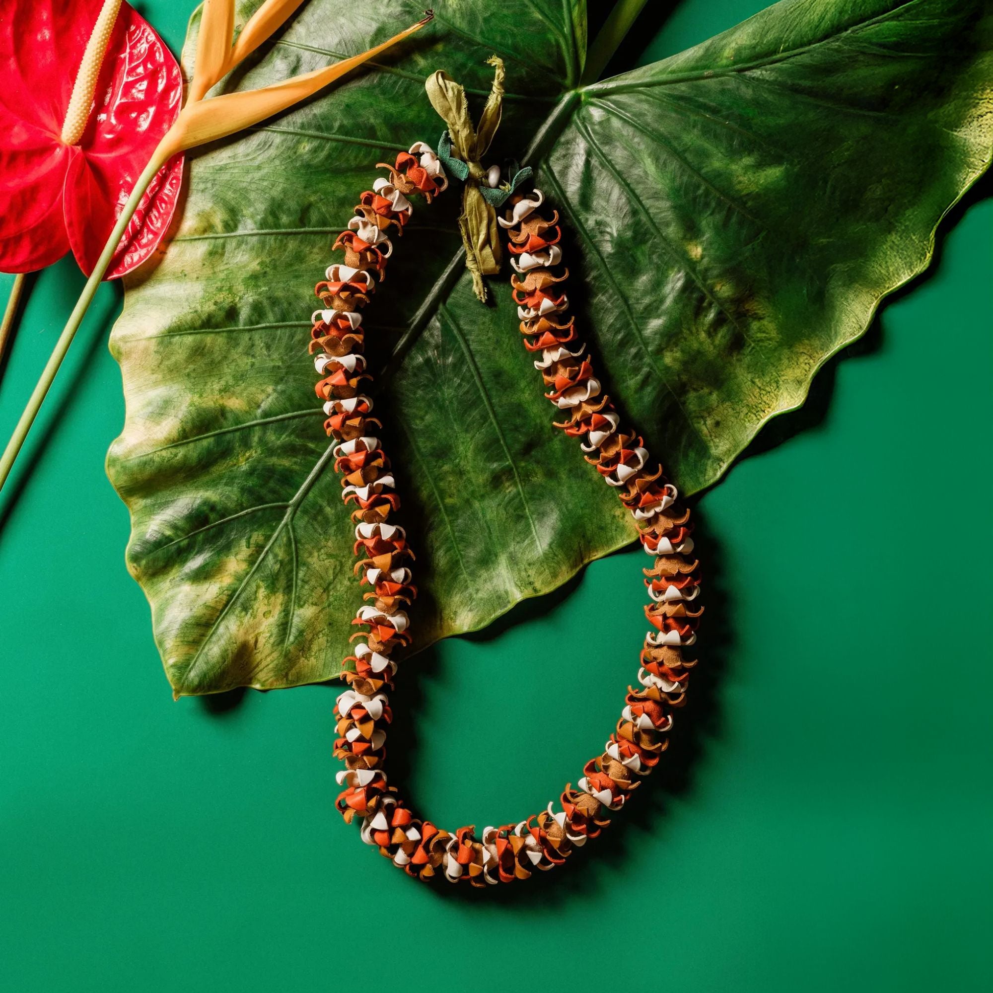 Hawaiian Puakenikeni Flower Leather Lei - Traditional Hawaiian Necklace for Women, Hula Dancers, Luau Party & Special Occasions