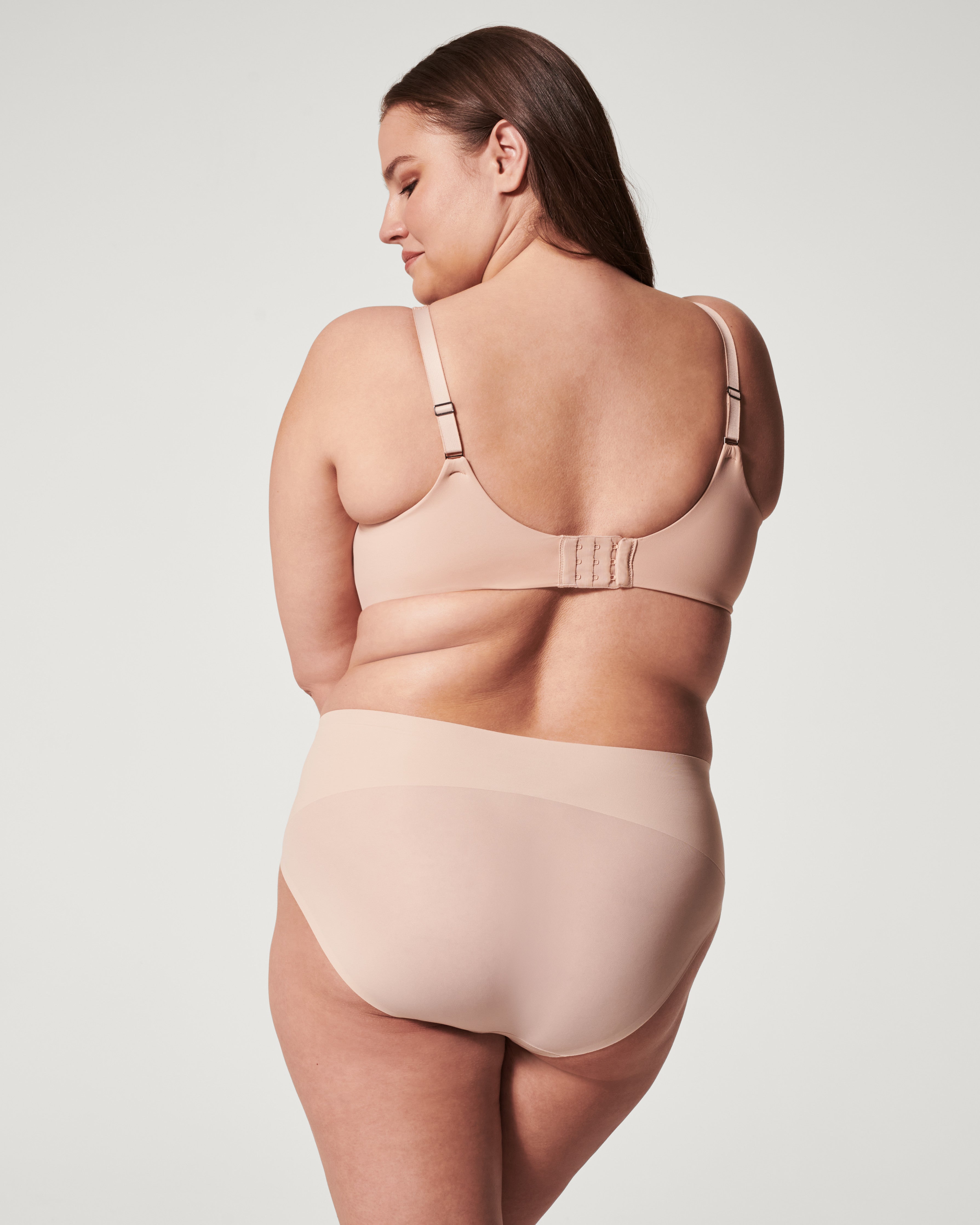 SPANX® Low Profile Minimizer Bra - Seamless Comfort for Everyday Wear | Perfect for Work, Yoga & Layering Under Clothes