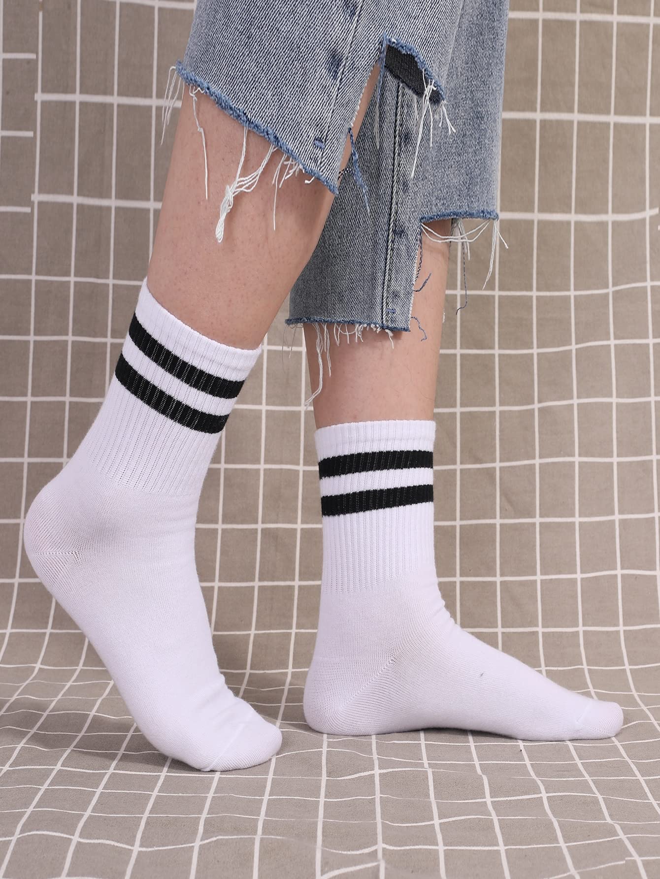 OYOANGLE Women's Striped Crew Socks - 2 Pairs Pack, Comfortable Mid-Calf Casual Socks for Everyday Wear, Work, and Sports