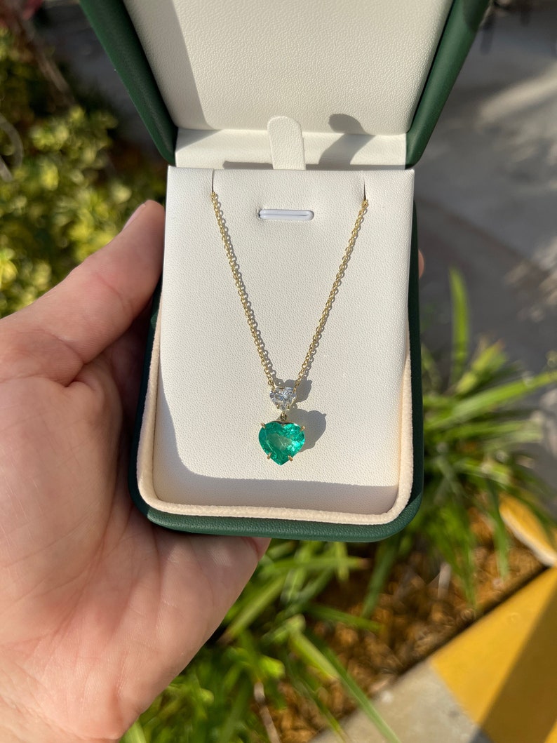 4.20tcw 18K Gold Natural Heart Emerald & Diamond Dangle Necklace for Women - Elegant Jewelry Gift for Valentine's Day, Anniversary & Special Occasions