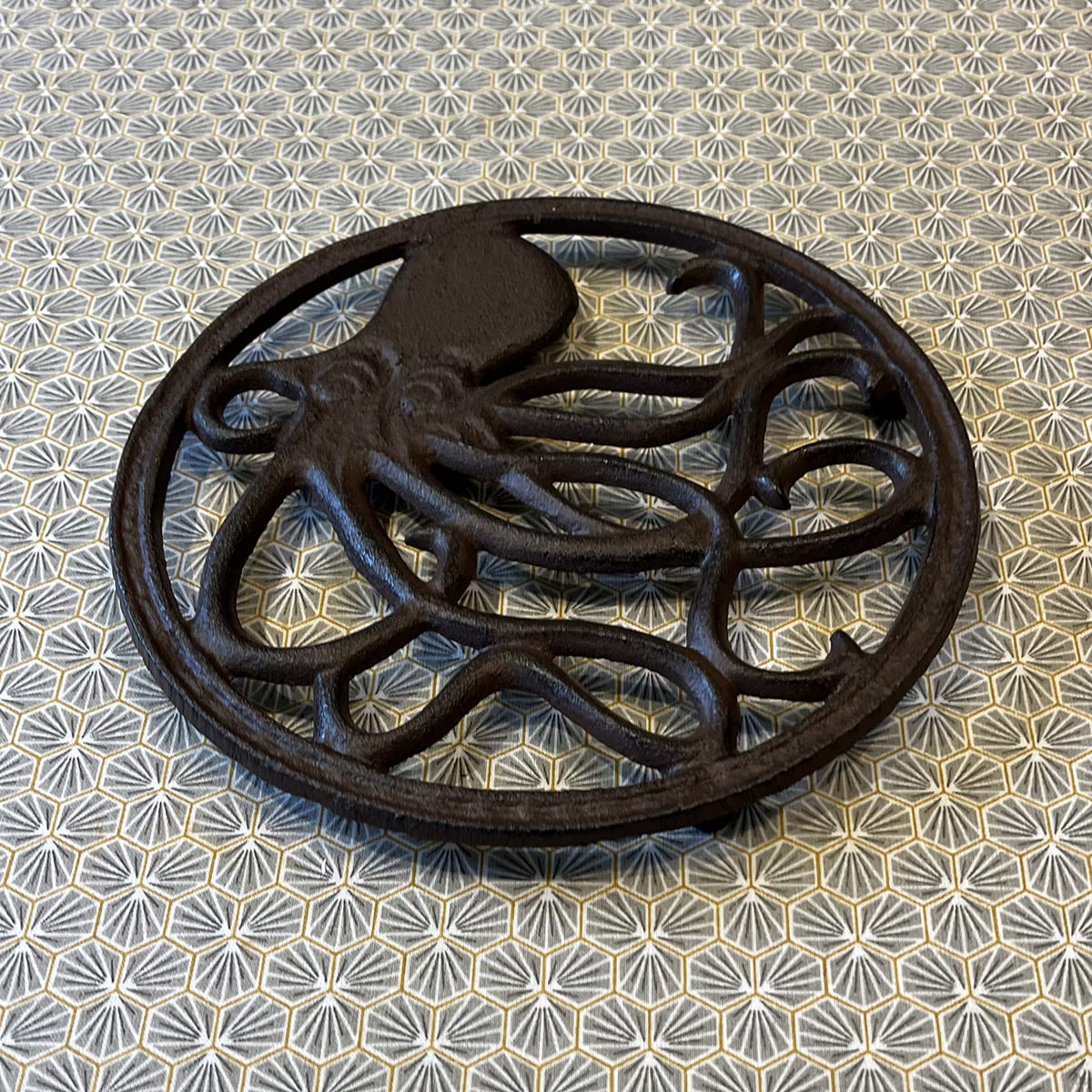 Premium Cast Iron Octopus-Themed Round Table Trivet Set of 2 - Heat Resistant Kitchen Decor for Hot Pots, Pans & Serving Dishes