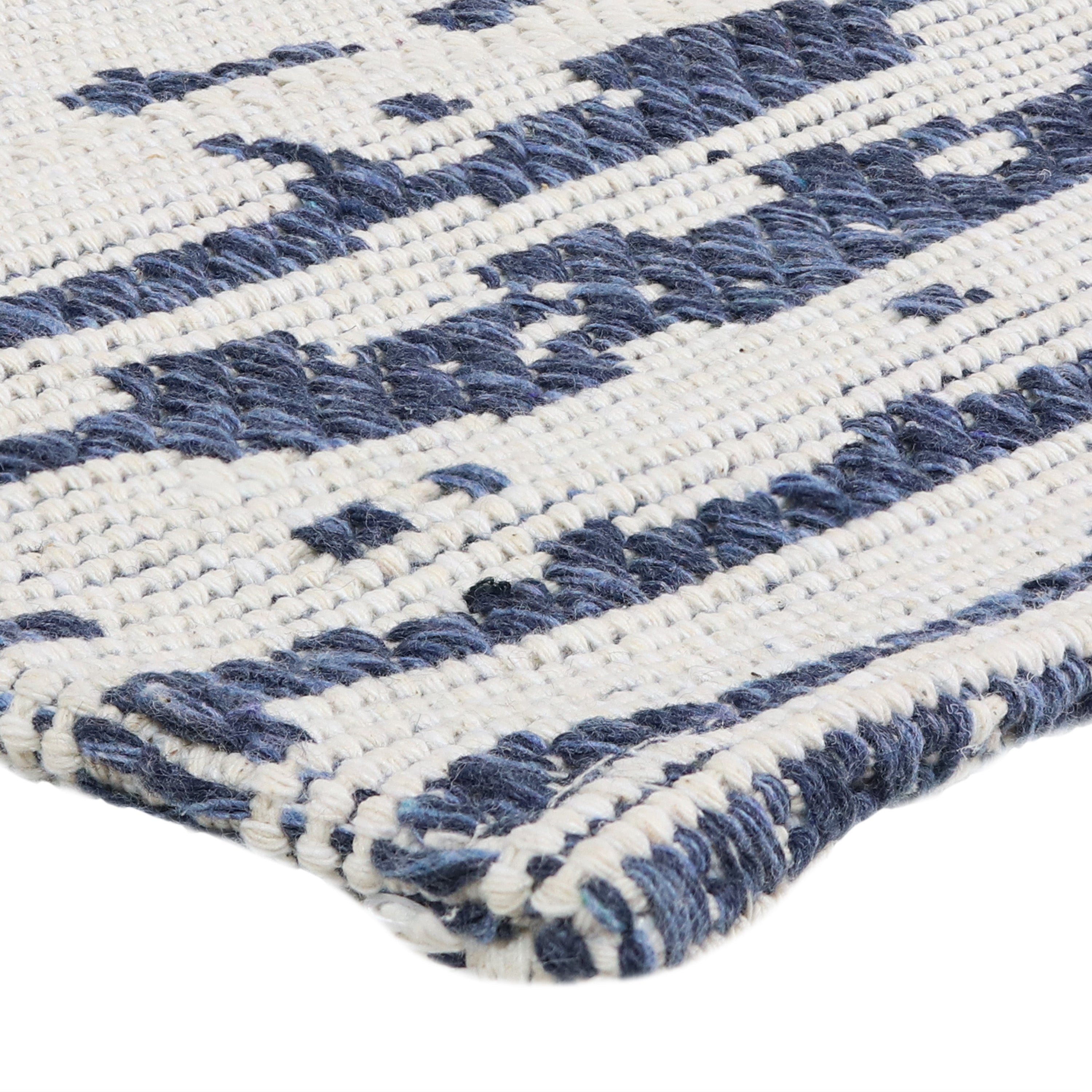 Stylish Sunnydaze Indoor Area Rug - Soft & Durable for Living Room, Bedroom & Home Decor - Perfect for Cozy Spaces & Modern Interiors