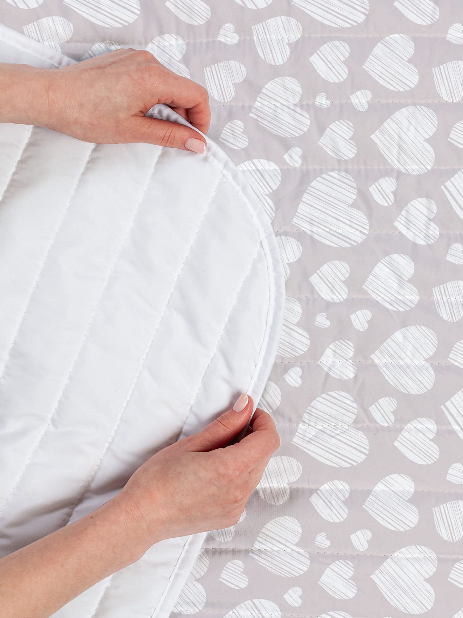 Ambesonne Neutral Microfiber Bedspread Set - King Size Romantic Love Pattern with Hand Drawn Hearts & Diagonal Stripes | Soft Bedding Set Includes Pillow Shams & Comforter in Pearl White | Perfect for Valentine's Day, Anniversary Gifts & Master Bedroom Decor