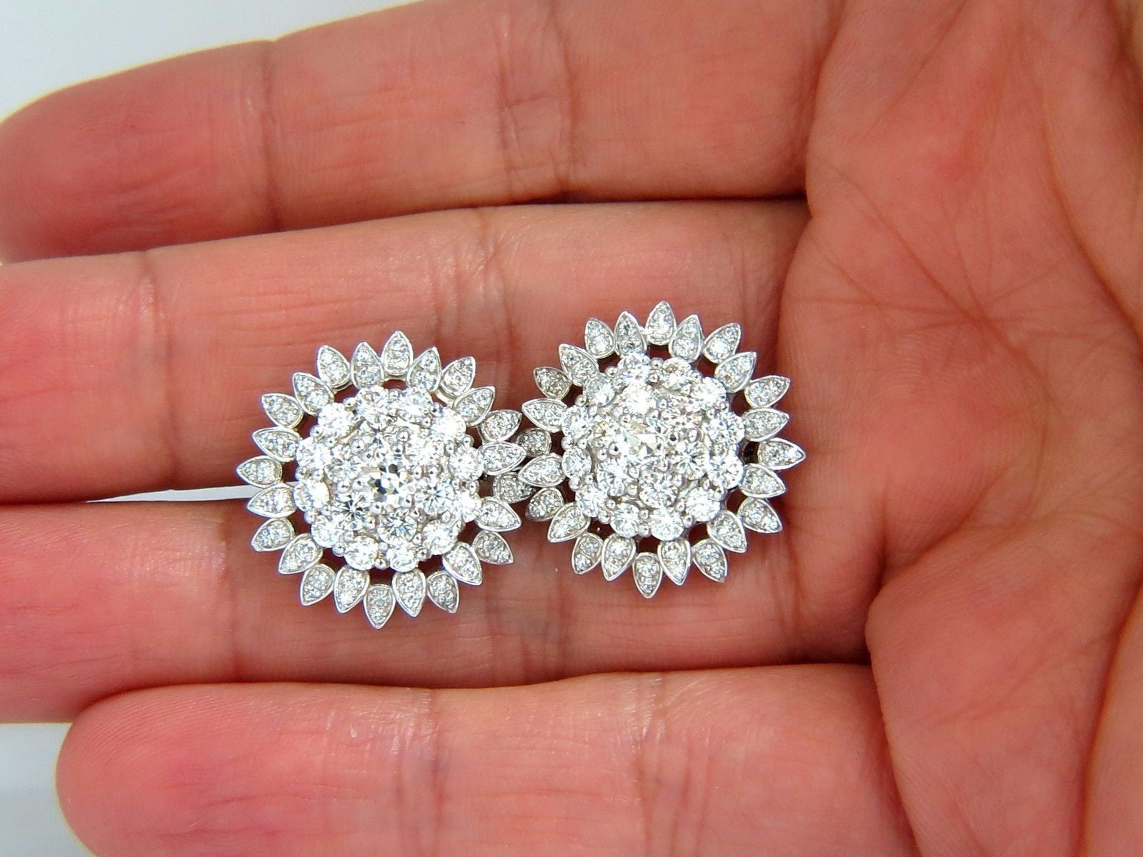 4.26ct Round Natural Diamond Cluster Starburst Clip Earrings in 18K Gold (G/VS) - Perfect for Weddings, Parties & Special Occasions