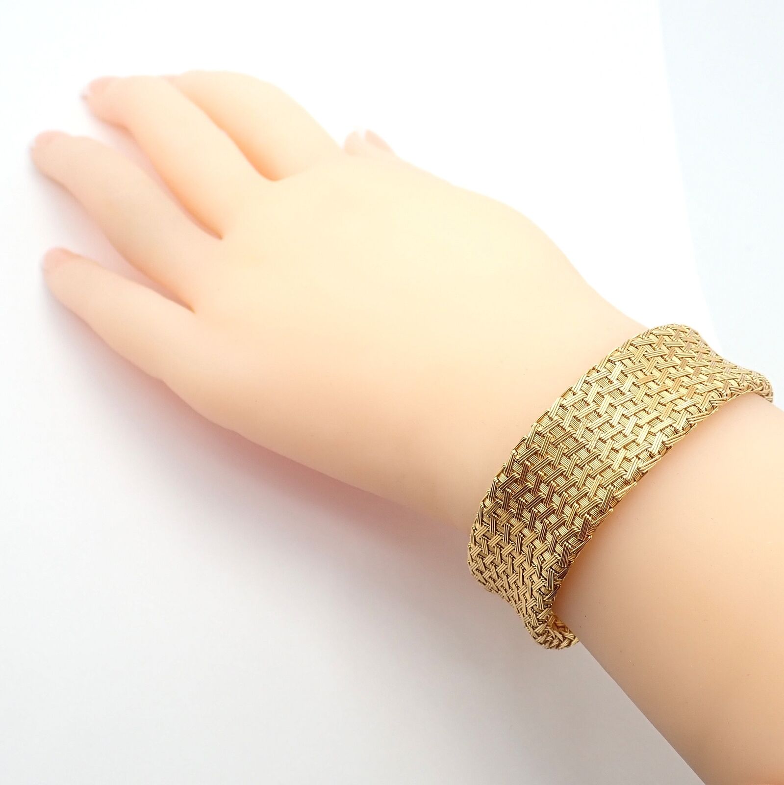 Authentic Roberto Coin 18k Yellow Gold Large Basket Weave Bracelet for Women | Luxury Italian Jewelry Gift for Anniversary, Birthday & Special Occasions | Perfect for Evening Events & Formal Wear