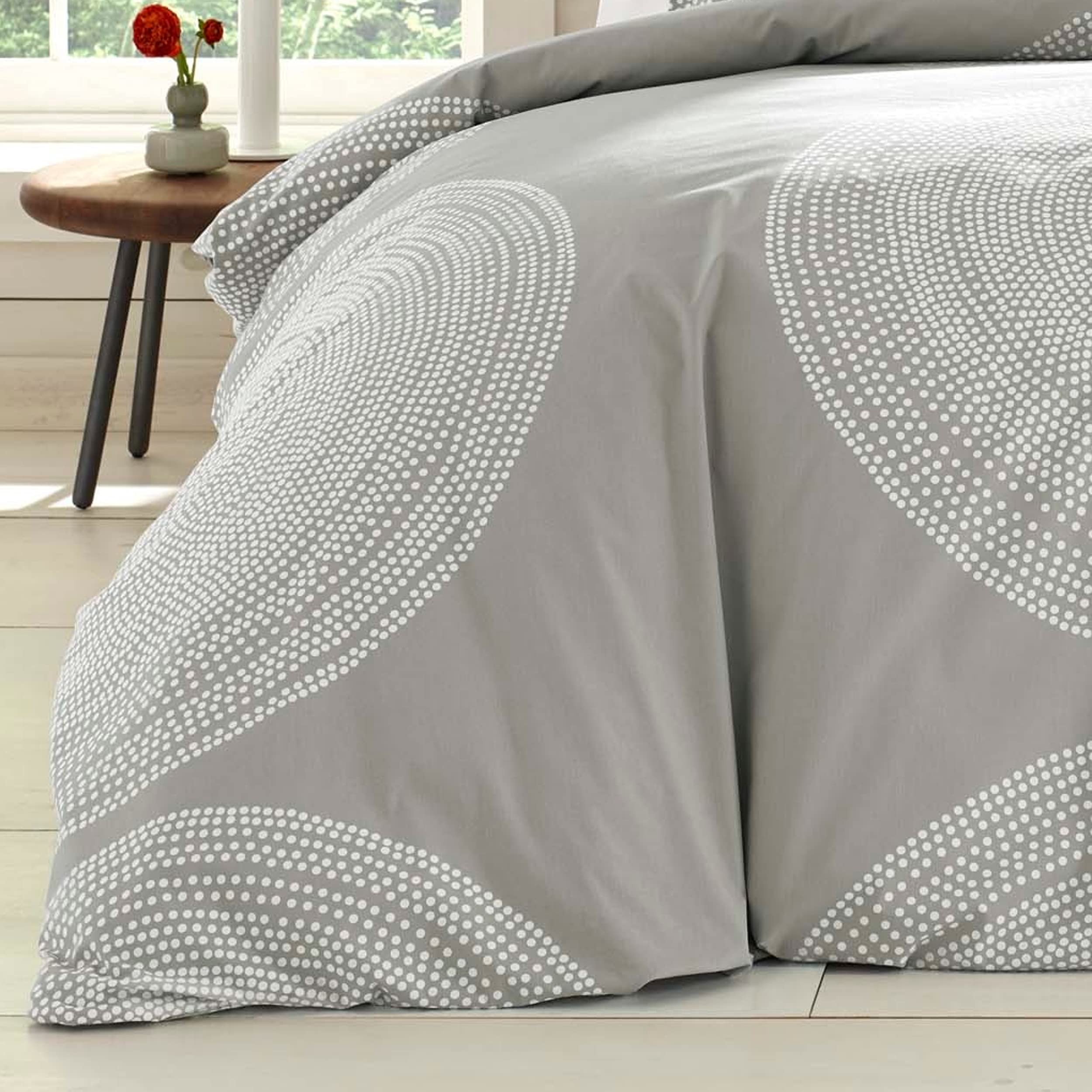MARIMEKKO Queen Comforter Set - Premium Smooth Cotton Percale Bedding with Matching Shams, Medium Weight Grey Duvet Cover for Cozy Bedroom Decor | Perfect for Master Bedroom, Guest Room & Airbnb Styling (Fokus Grey, Queen Size)