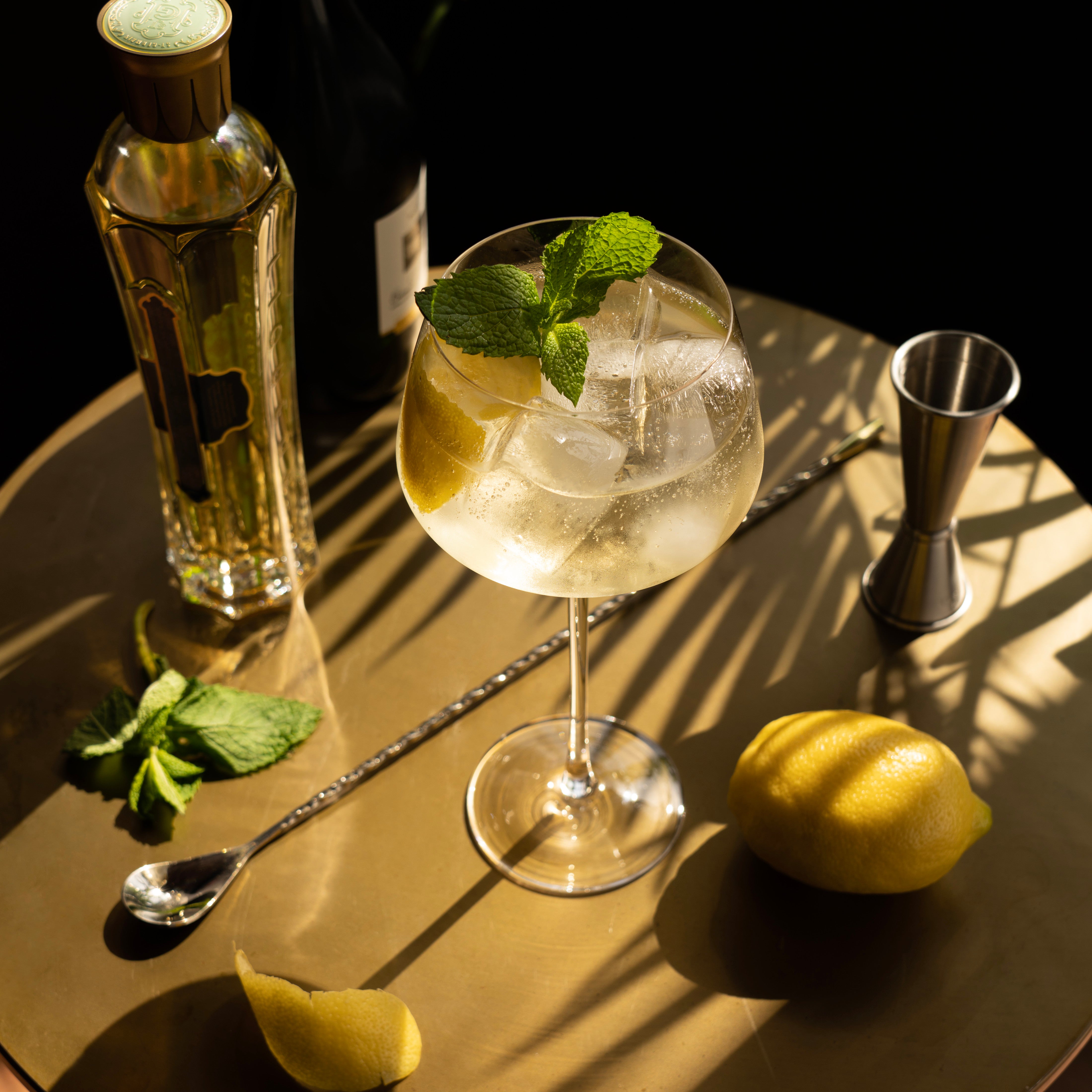 Raye Angled Crystal Amaro Spritz Glasses - Set of 2 Elegant Cocktail Glasses for Aperitifs, Spritz & Italian Drinks - Perfect for Home Bar, Dinner Parties & Gifts