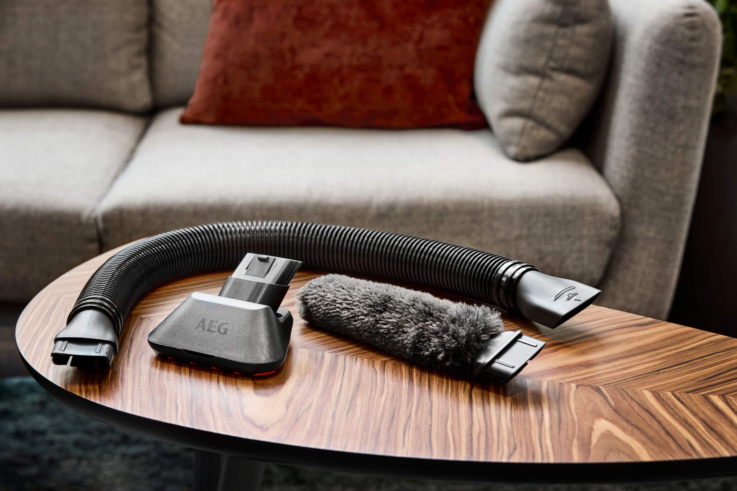 AEG AKIT20 Allergy & Pet Kit - Pet Hair Nozzle, Duster, Flexible Suction Hose for Deep Cleaning - Removes Pet Hair from Upholstery, Carpets & Furniture - Anti-Allergy Vacuum Attachment Set - Compatible with CX7, QX8, HX6 Models - Perfect for Pet Owners & Allergy Sufferers (Grey/Black)