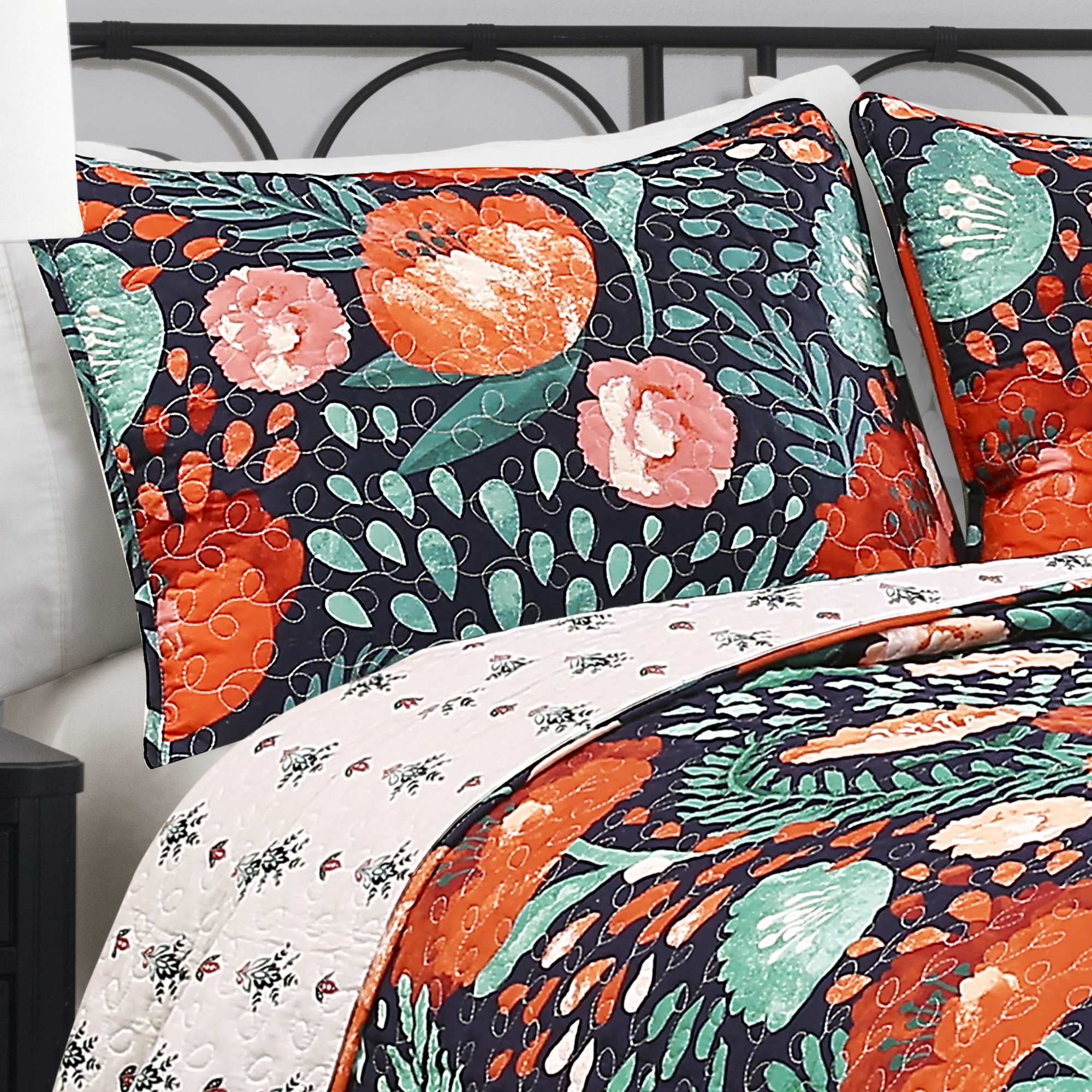 Lush Decor 3-Piece Poppy Garden Quilt Set - King Size Navy Blue Floral Bedding - Perfect for Master Bedroom & Guest Room Decor