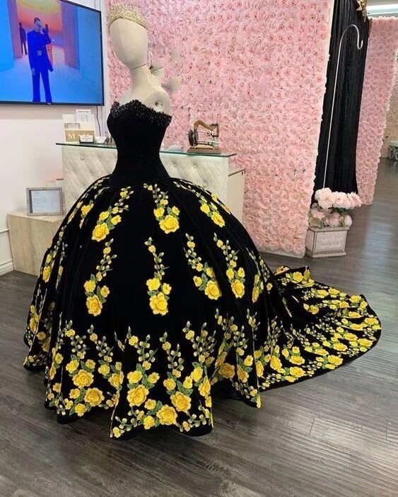 Exquisite Pearls & Floral Embroidered Quinceanera Dress with Long Train - Strapless Sweet 16 Ball Gown for Prom 2025 - Perfect for Quinceañeras, Debutante Balls & Formal Evening Events