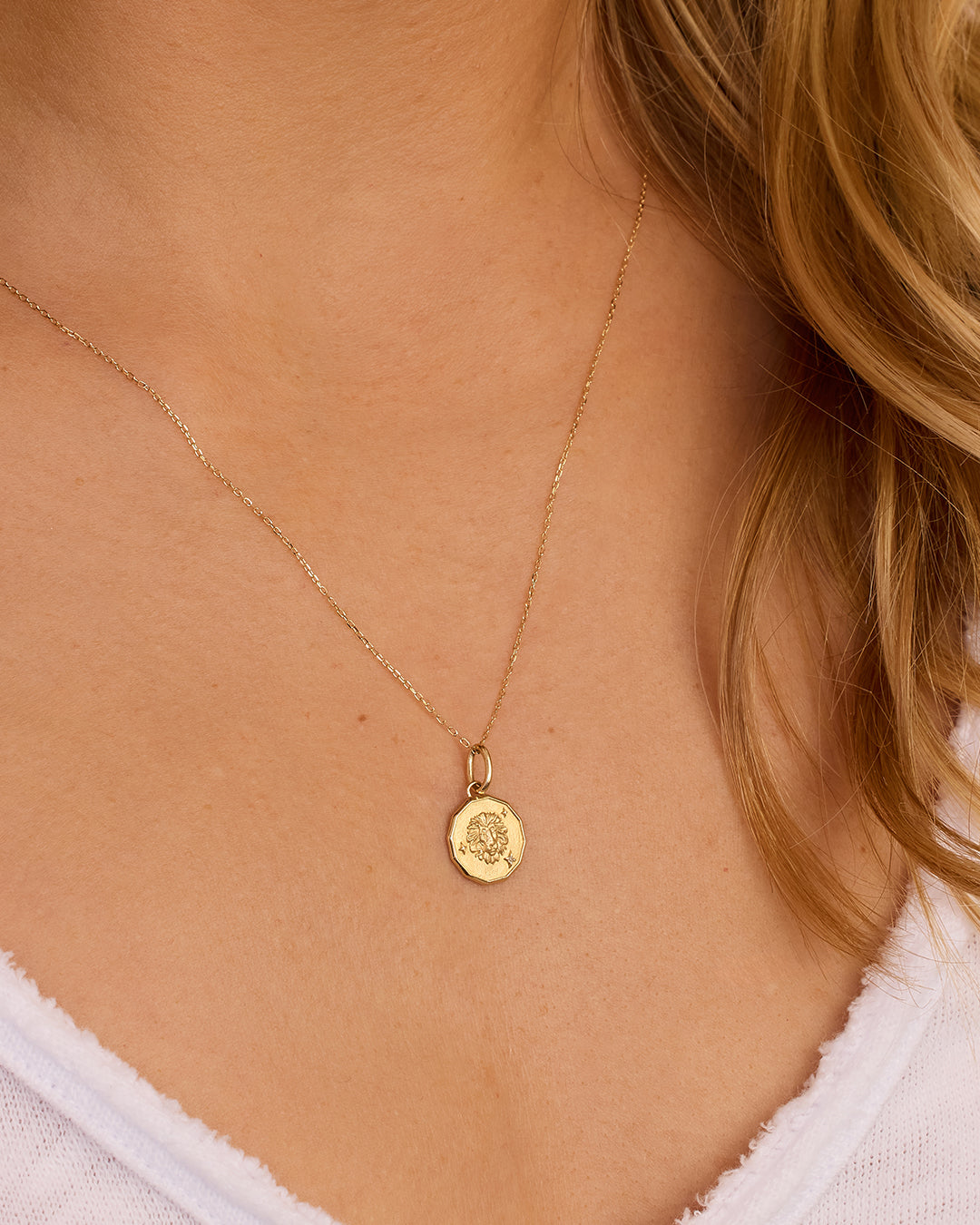 12 Zodiac Diamond Coin Charm Necklace - Elegant Gold Pendant for Women - Perfect for Birthdays, Anniversaries & Gifts