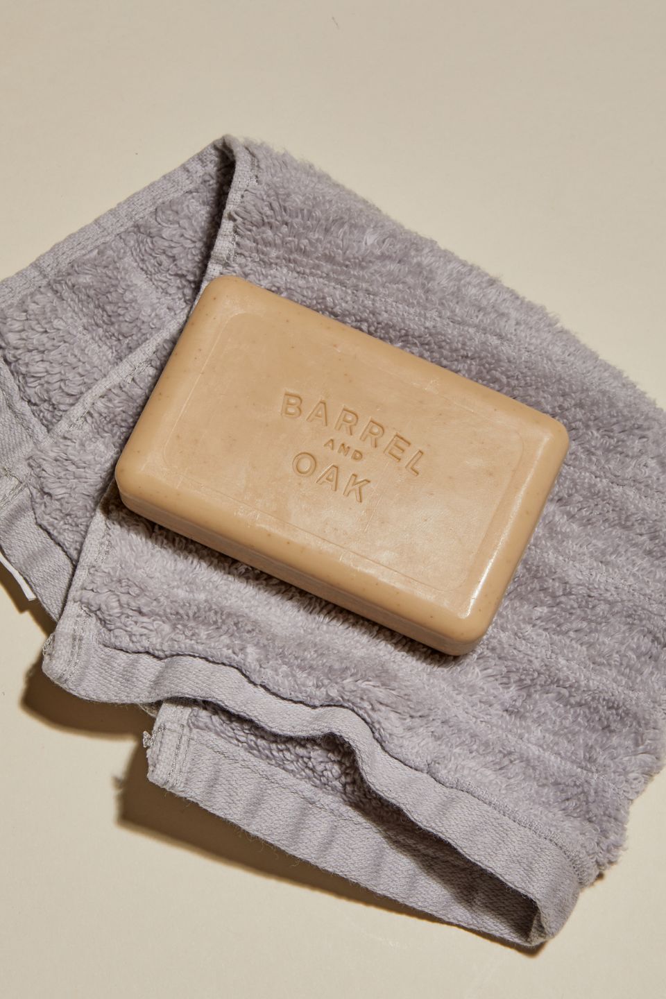 Exfoliating Bar Soap with Spiced Sandalwood Scent - 170g Natural Skincare for Men & Women - Perfect for Body Exfoliation & Aromatherapy in Shower or Bath