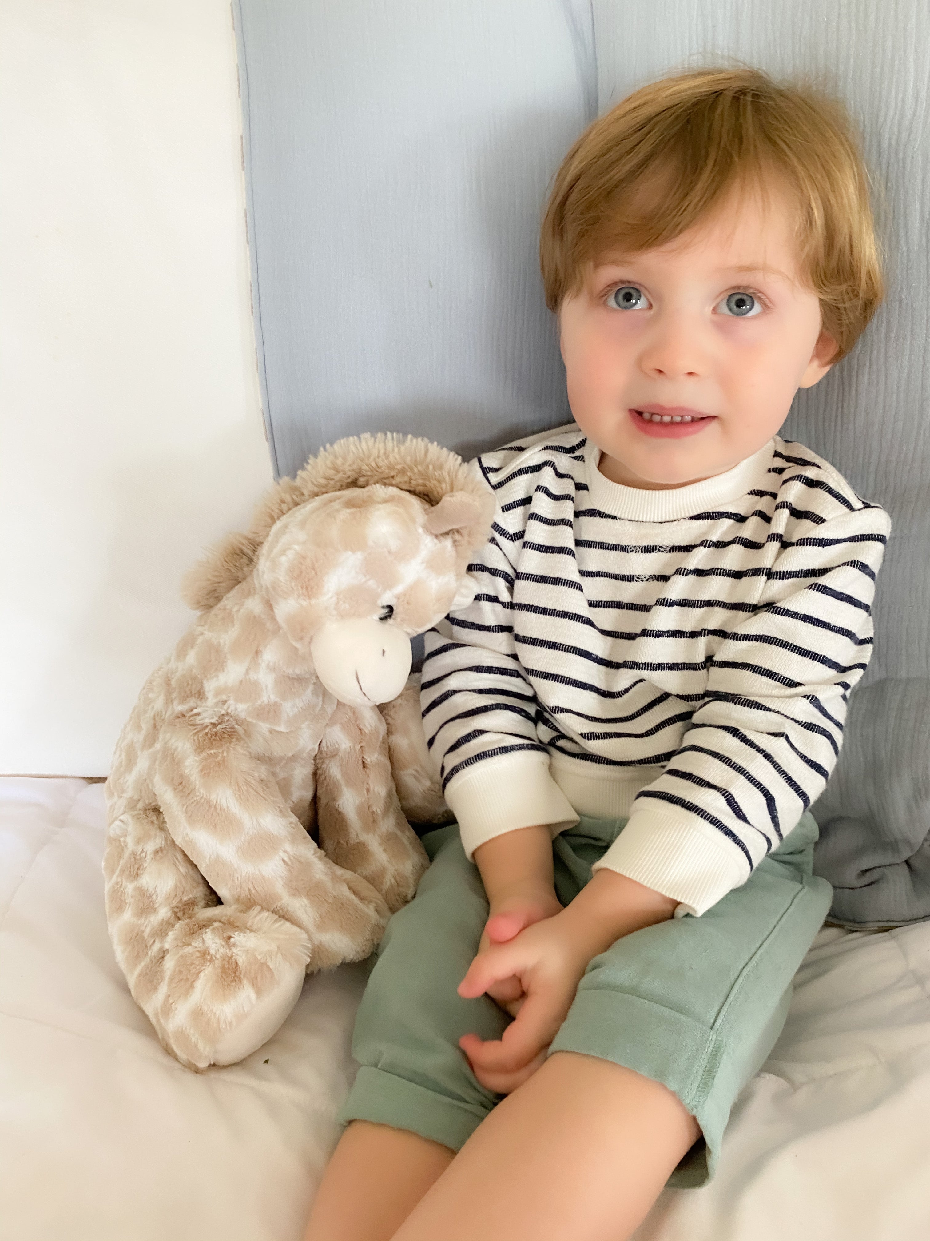 Adorable Giraffe Plush Toy - Soft & Cuddly Stuffed Animal for Kids, Perfect for Nursery Decor, Baby Shower Gift & Bedtime Comfort