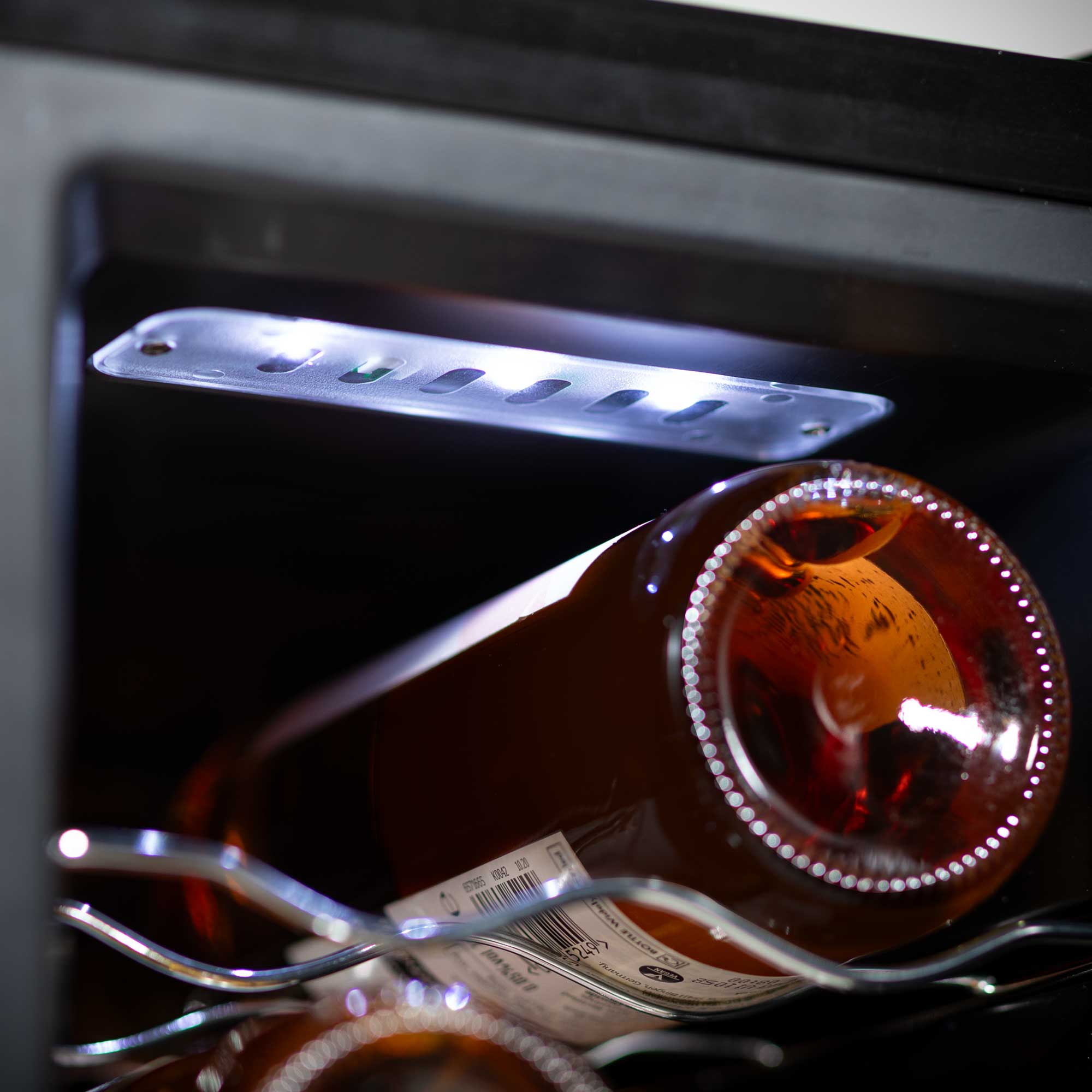 Baridi 6 Bottle Thermoelectric Wine Cooler with Touch Controls - Compact Tabletop Design (5-18°C Temperature Range) | Perfect for Home Bars, Kitchen Countertops & Small Spaces