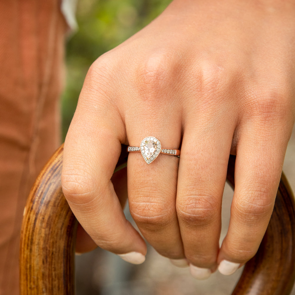 9ct Rose Gold 0.6ct Morganite and 0.20ct Diamond Engagement Ring - Elegant Wedding Band for Brides, Anniversary Gift for Her, Perfect for Proposals & Special Occasions
