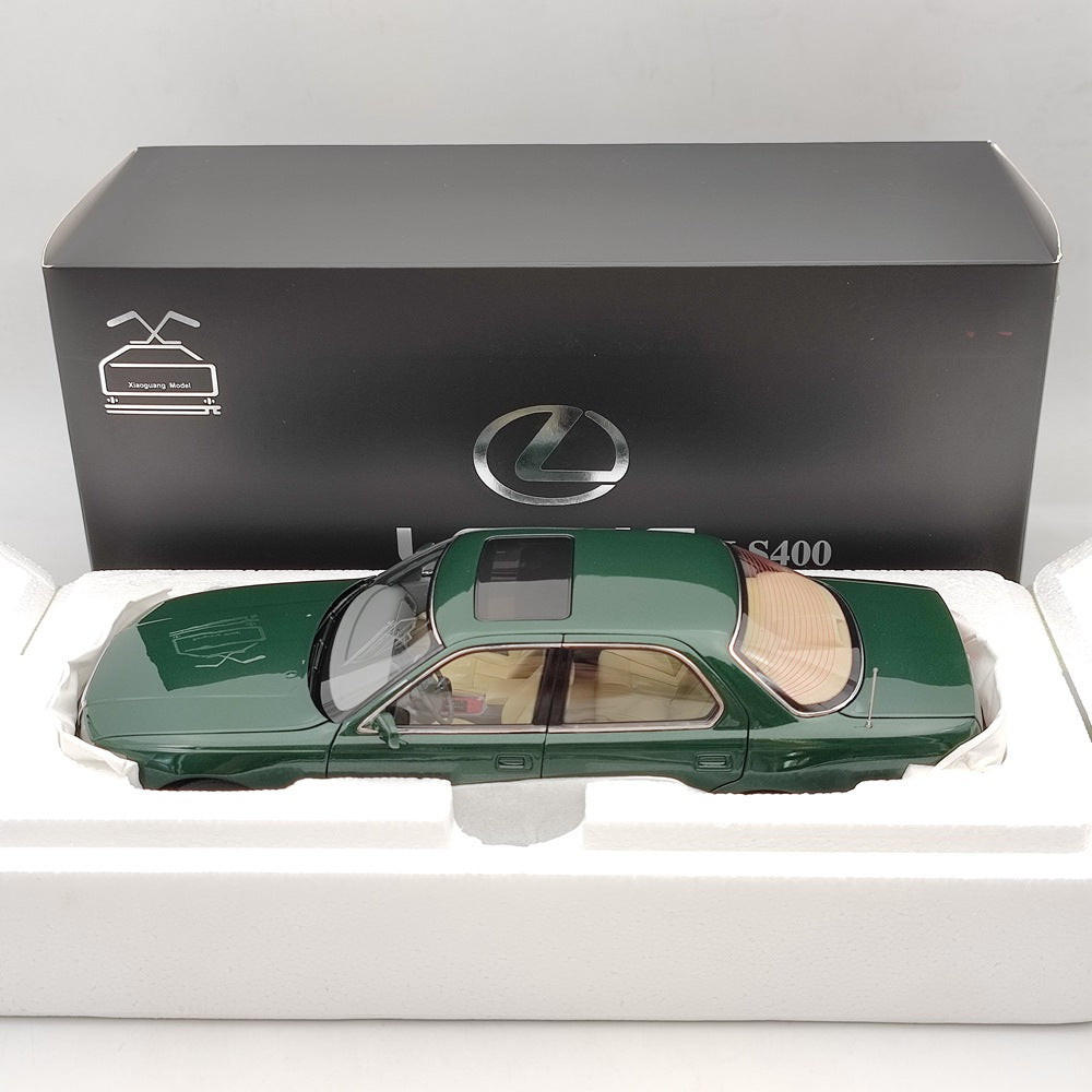 1:18 Scale Toyota Lexus LS400 First Generation Green Diecast Model Car - Collectible Toy Gift for Car Enthusiasts, Perfect for Display, Gifting and Model Car Collections
