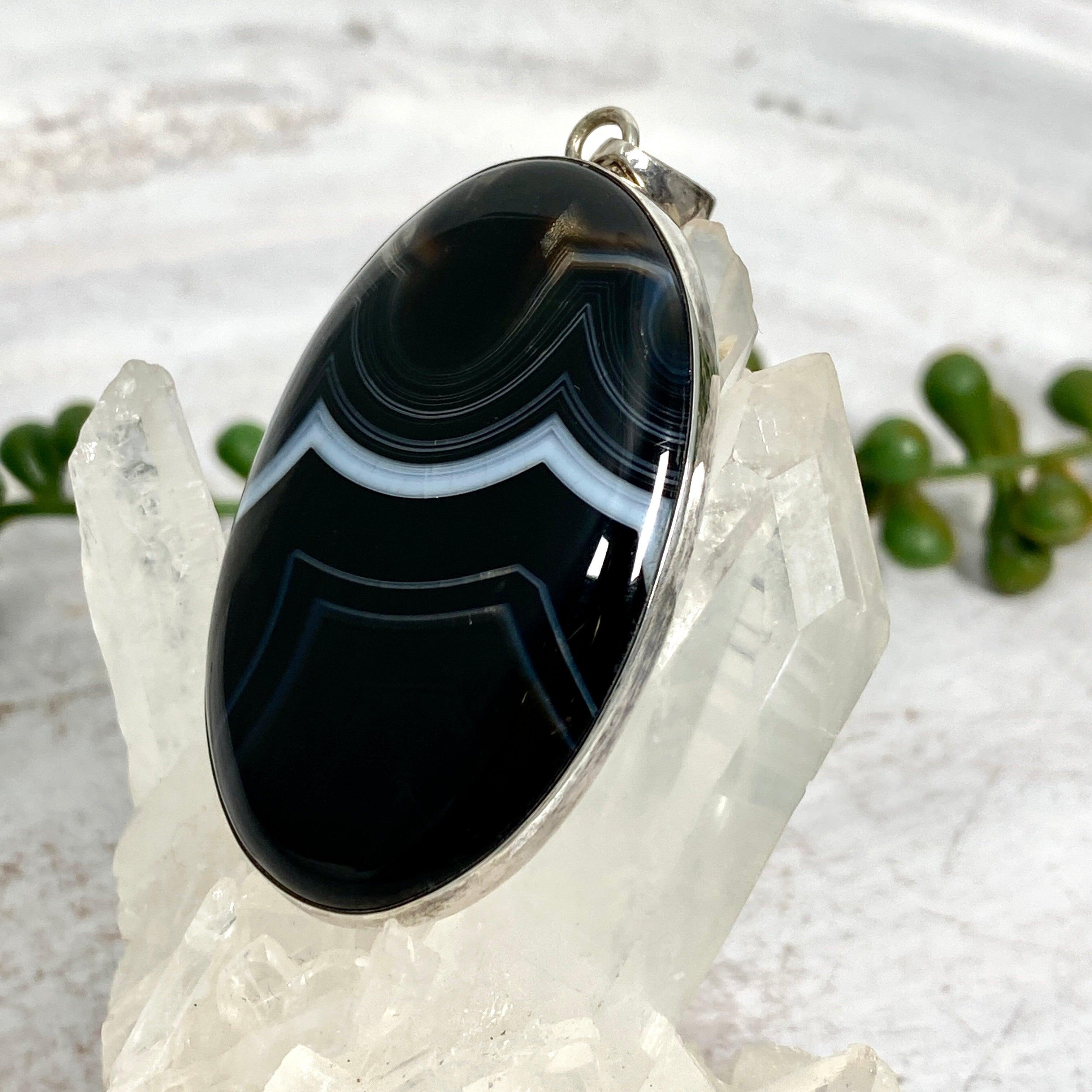 Natural Banded Agate Oval Cabochon Pendant Necklace - Handmade Gemstone Jewelry for Women - Perfect for Boho Style, Meditation & Spiritual Healing