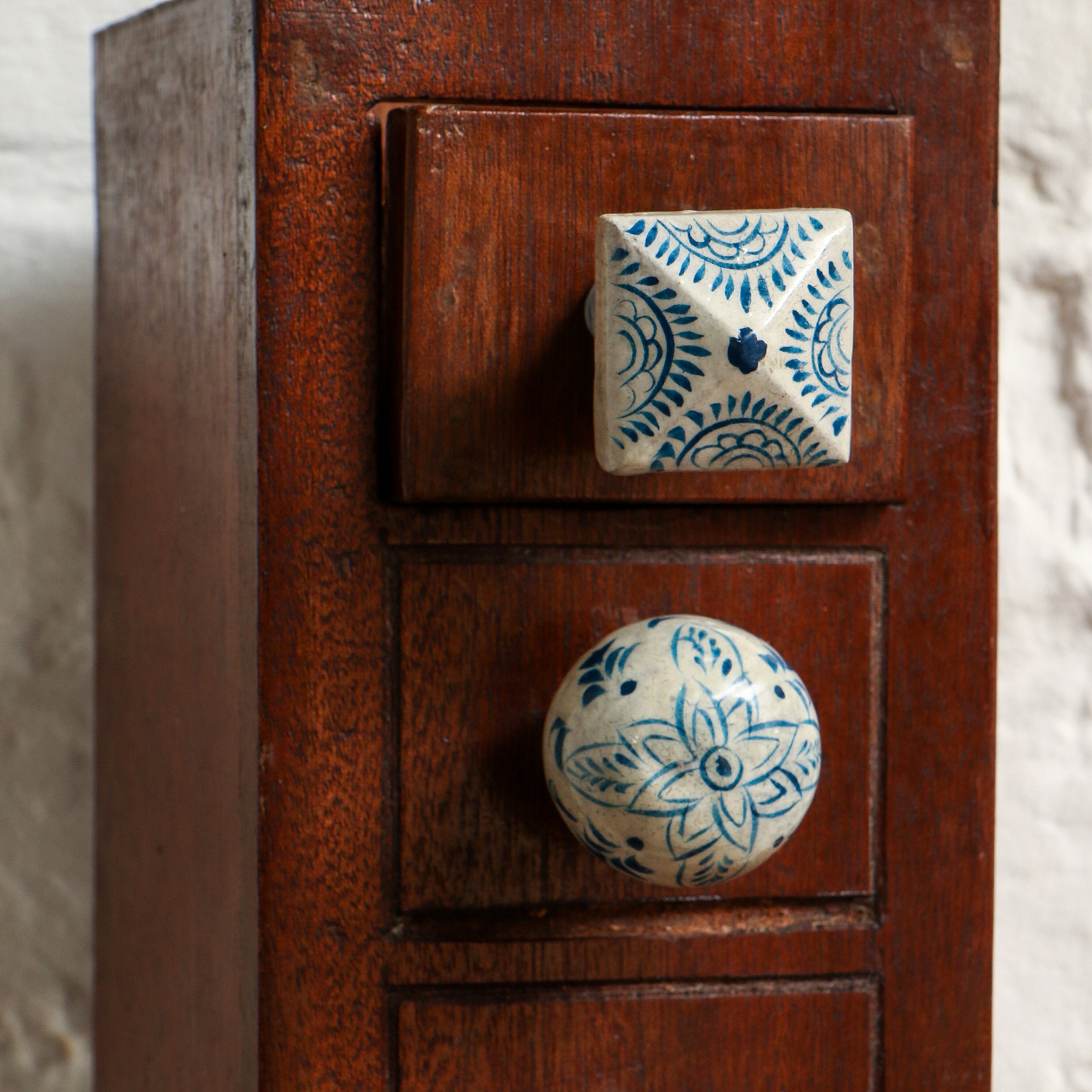 TRINCA-FERRO Set of 6 Modern Ceramic Door Knobs - Interior/Exterior Cabinet & Drawer Pulls for Kitchen, Bedroom, Bathroom - Light Blue (Dhami) | Upgrade Your Home Decor with Stylish Hardware for Cabinets, Dressers & Furniture
