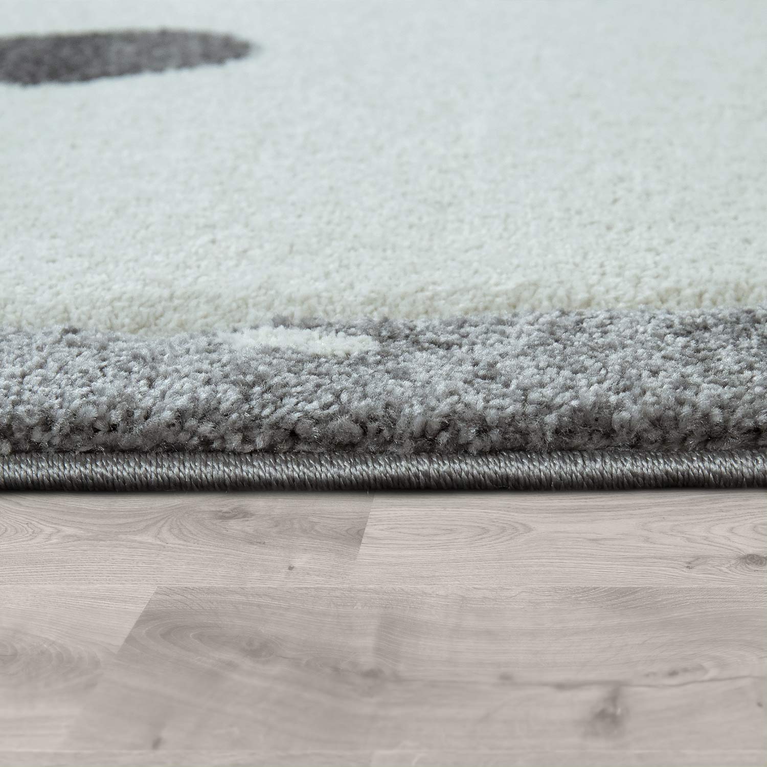 Soft Grey & White Kids Room Rug with Adorable Bear Design - 6'7