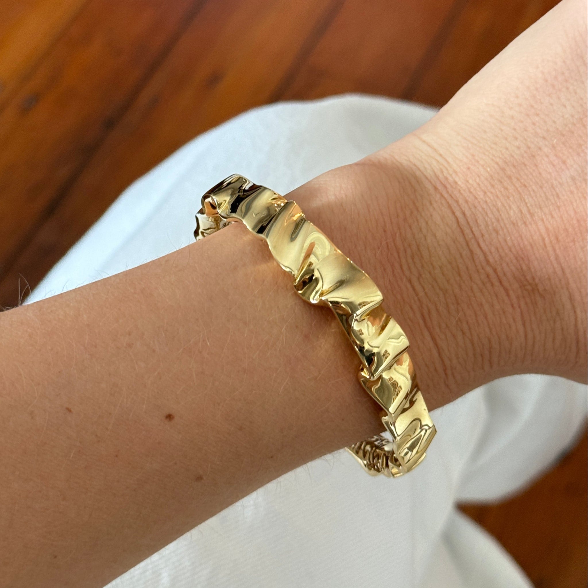18K Yellow Gold Italian Ribbon Bangle Bracelet for Women - Elegant Stackable Jewelry Gift for Birthday, Anniversary & Special Occasions
