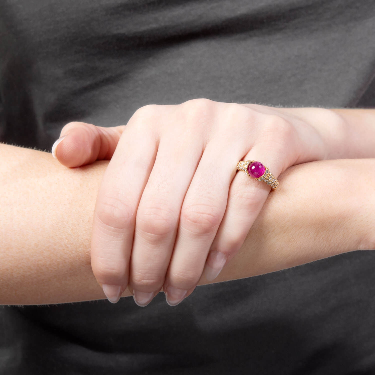 Vintage 18k Gold Ruby and Diamond Ring for Women - Elegant Jewelry Gift for Anniversary, Engagement & Special Occasions