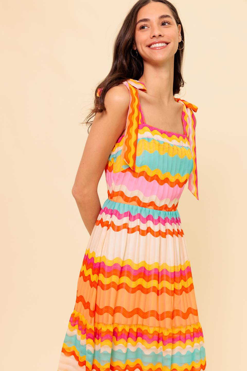 Retro Wavy Print Maxi Dress - Vintage 70s Style Flowy Long Dress for Women | Perfect for Beach Vacations, Summer Parties & Boho Fashion