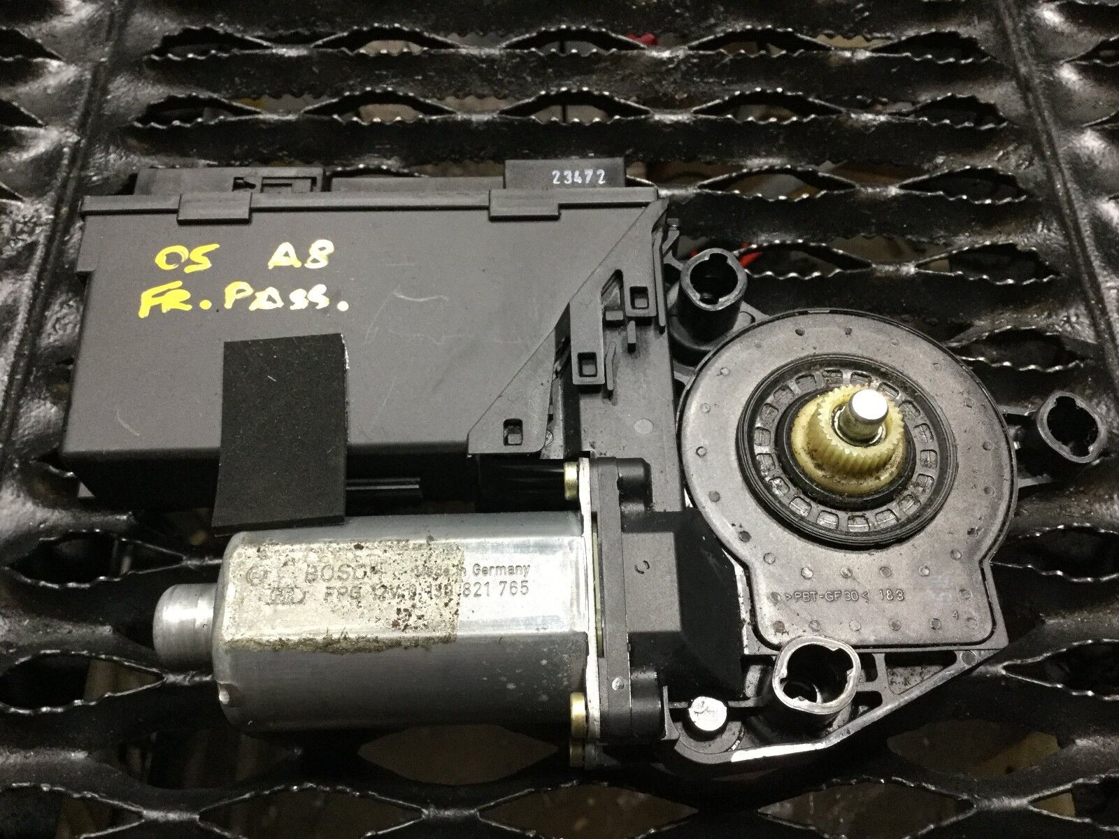 2003-2007 Audi A8 Front Right Passenger Door Window Motor Replacement - OEM Quality - Perfect for Smooth Window Operation & Repair