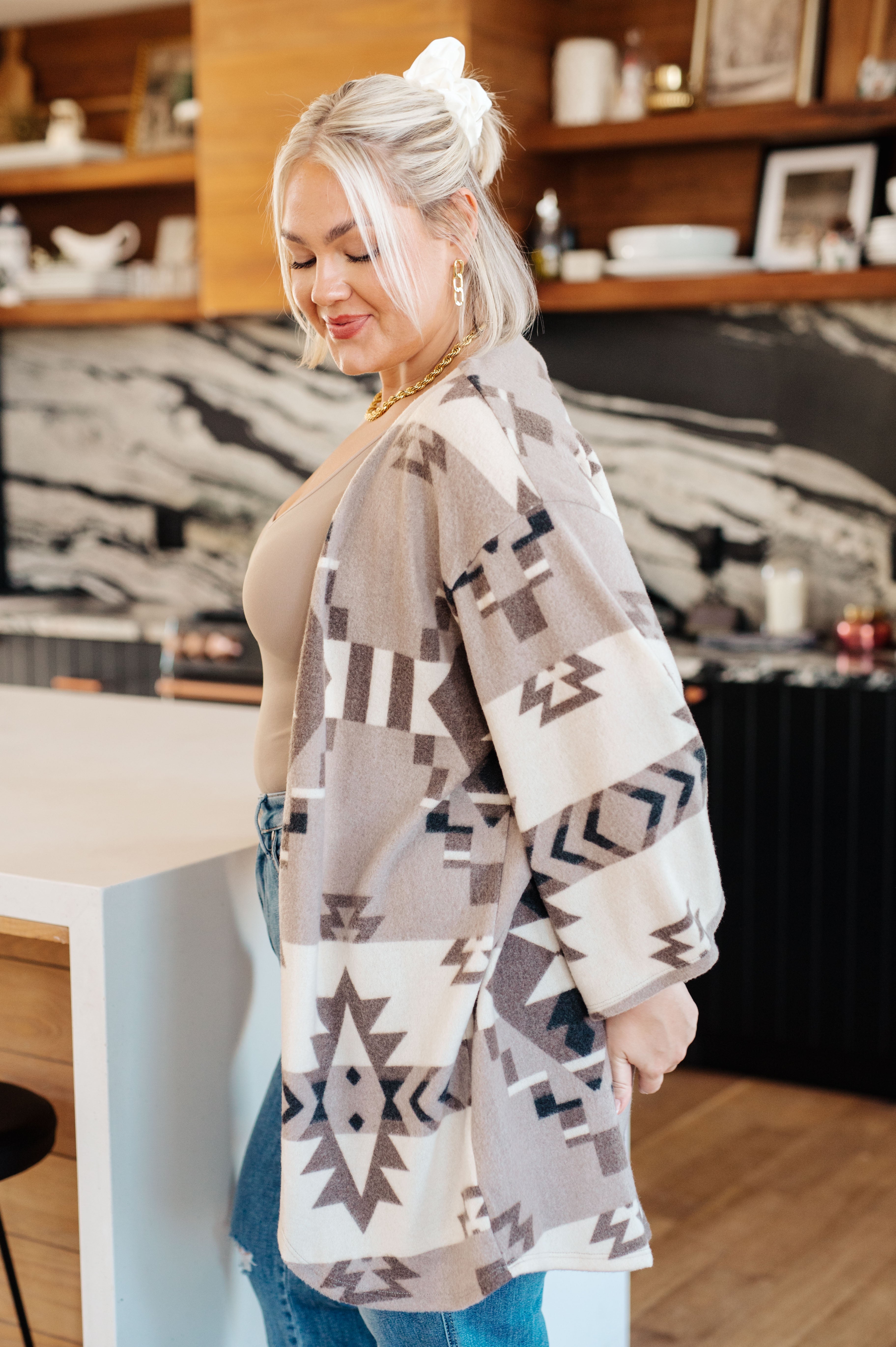 Stylish and Cozy Blanket Kimono Robe - Soft Loungewear for Women, Perfect for Relaxing at Home, Spa Days, and Beach Cover-Ups