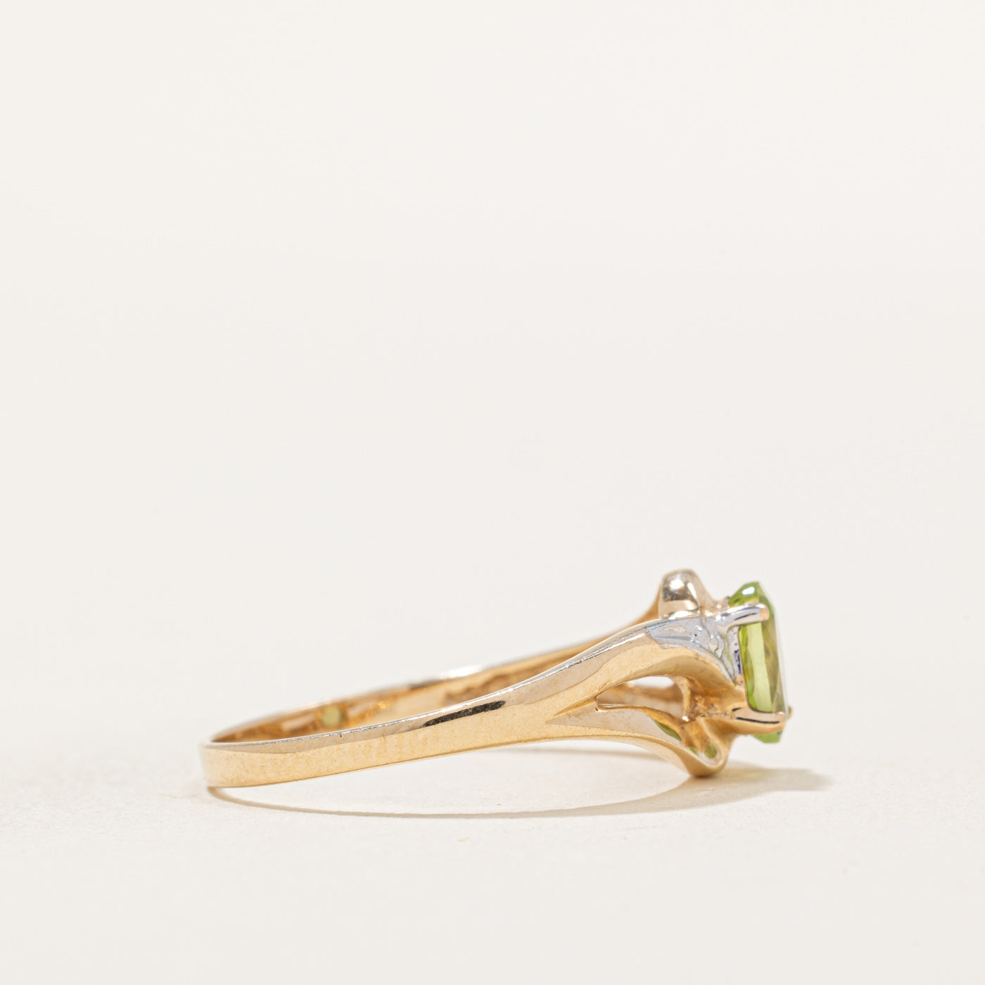 Peridot & Diamond Bypass Ring - 0.50ct Peridot & 0.01ctw Diamond Engagement Ring - Size 7 - Elegant Green Gemstone Jewelry for Women - Perfect for Weddings, Anniversaries & Special Occasions