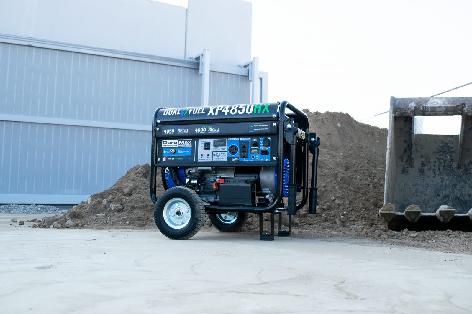 8500W Dual Fuel Portable Inverter Generator with CO Alert - Reliable Power for Camping, RV Trips & Emergency Backup