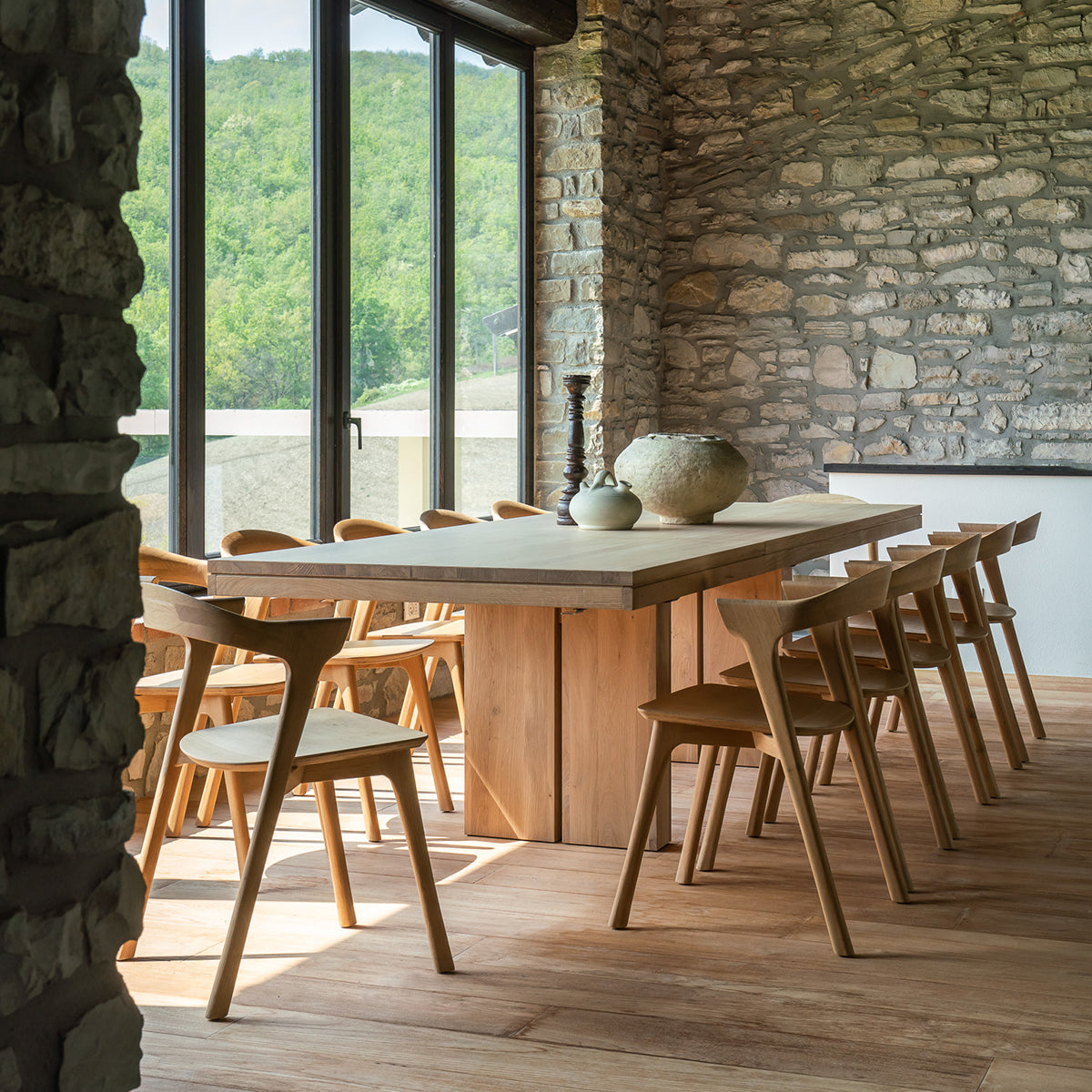 Extendable Dining Table for 6 to 10 People - Solid Wood Expandable Table with Butterfly Leaf - Perfect for Small Spaces & Dinner Parties